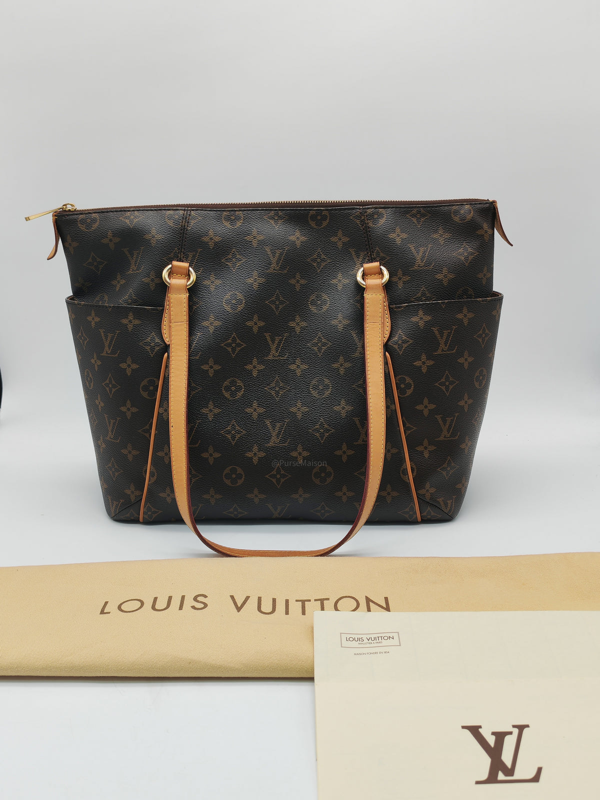 Louis Vuitton Totally MM Shoulder Bag in Monogram Canvas and Gold Hardware (Datecode: FL1180)