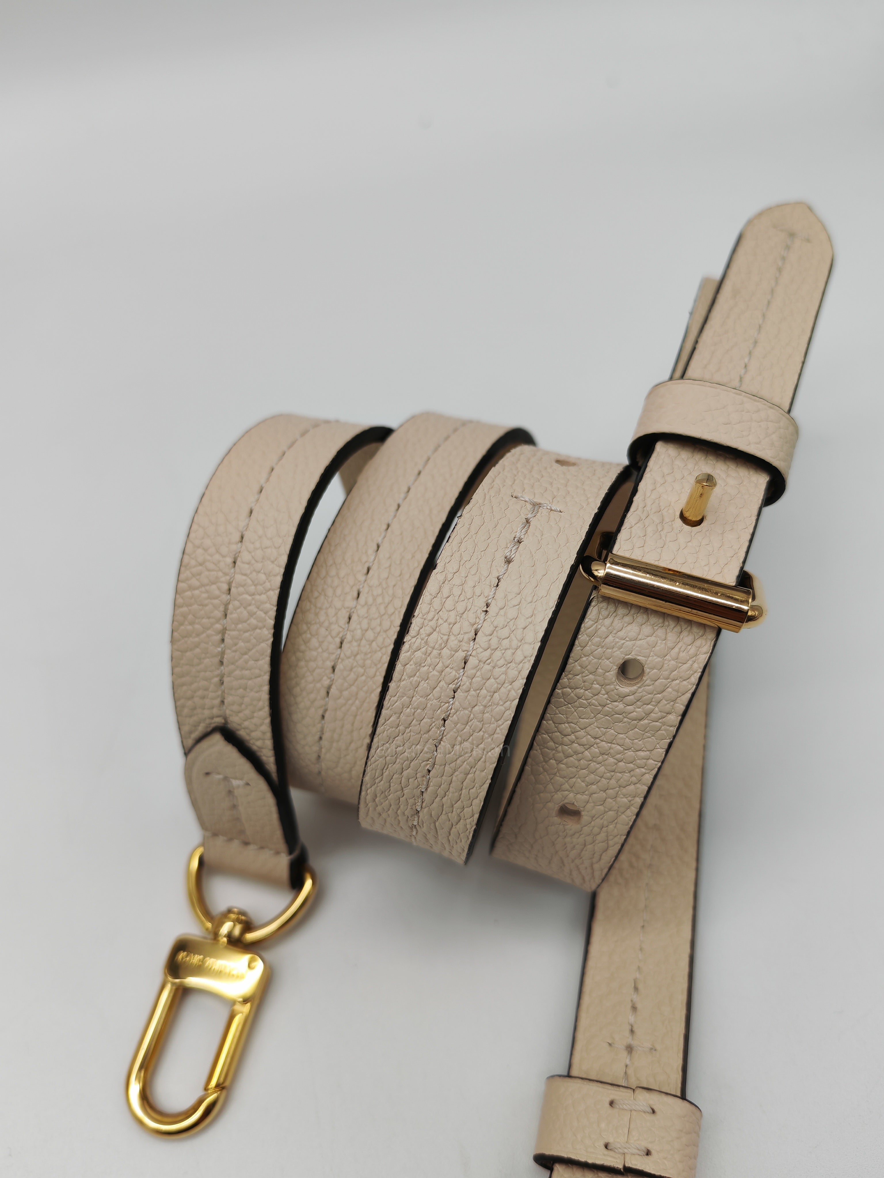 Louis Vuitton Trianon PM Handbag in Cream Grained Cowhide Leather and Gold Hardware Microchip