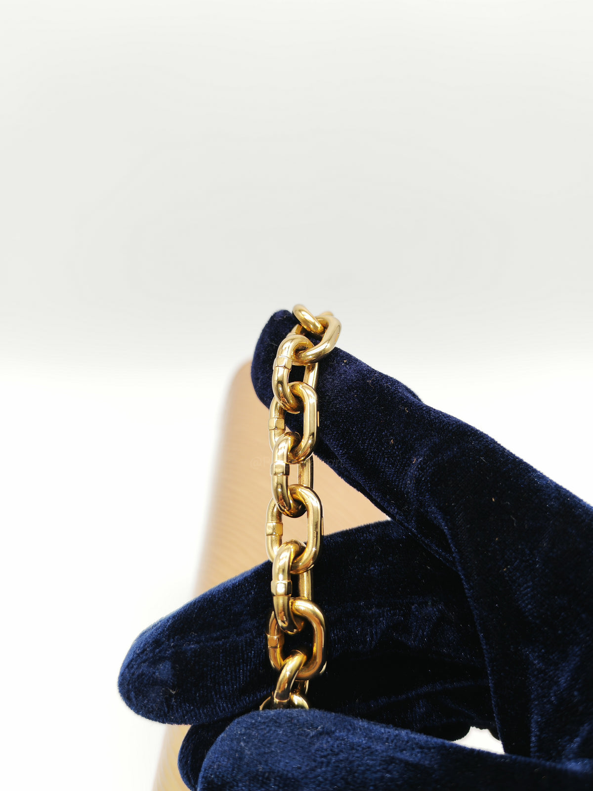 Louis Vuitton Twist MM in Camel Epi Leather and Gold Hardware (Datecode: SR4178)