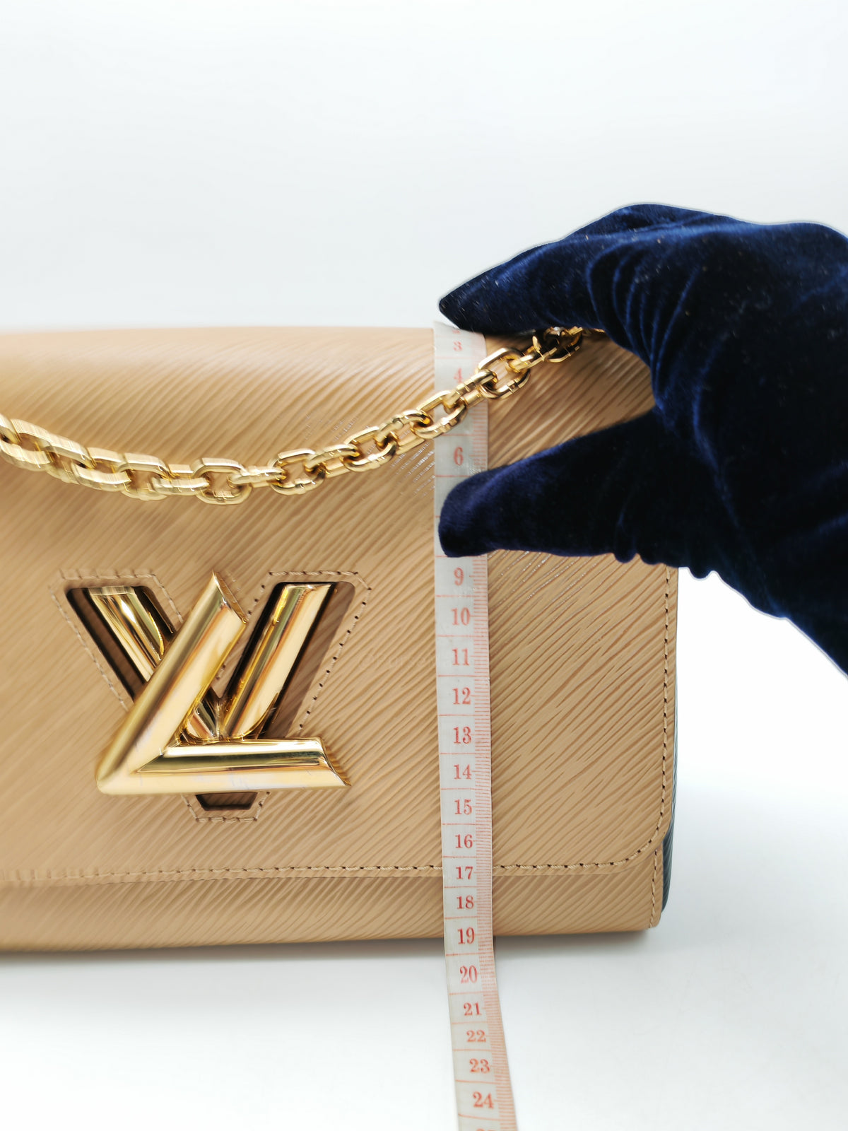 Louis Vuitton Twist MM in Camel Epi Leather and Gold Hardware (Datecode: SR4178)