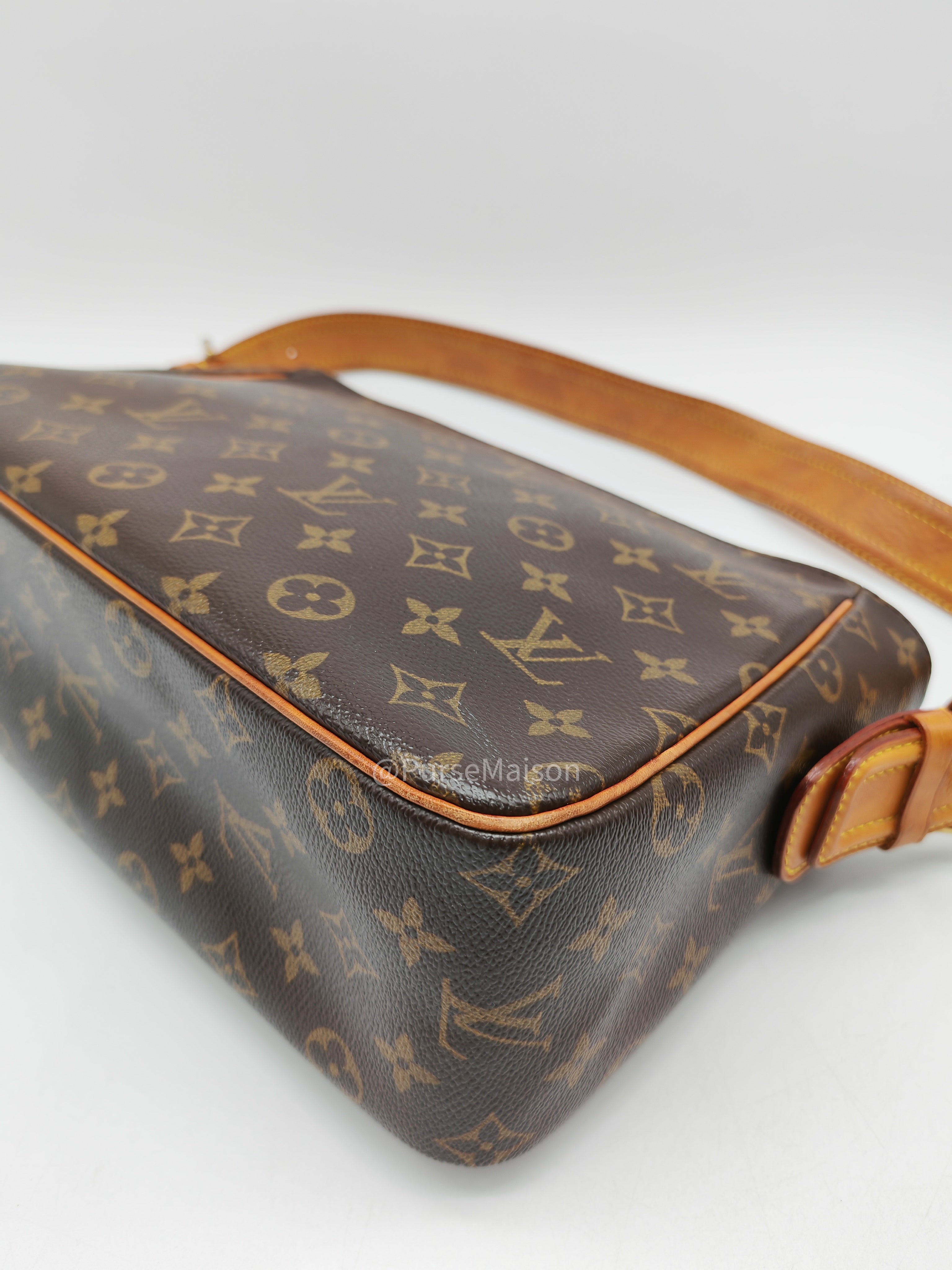 Louis Vuitton Viva-Cite GM in Monogram Canvas and Gold Hardware (Datecode: AR0045)