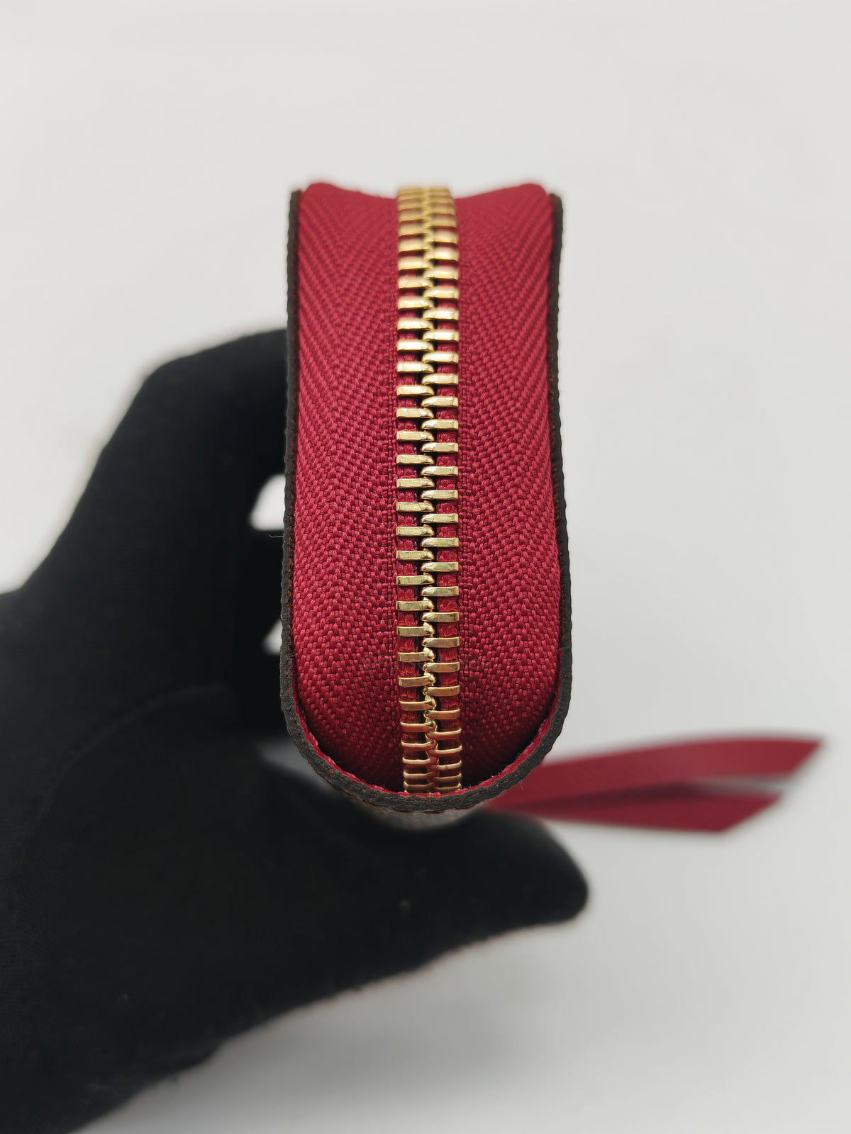 Louis Vuitton Zippy Multicartes Wallet in Monogram Canvas and Gold Hardware