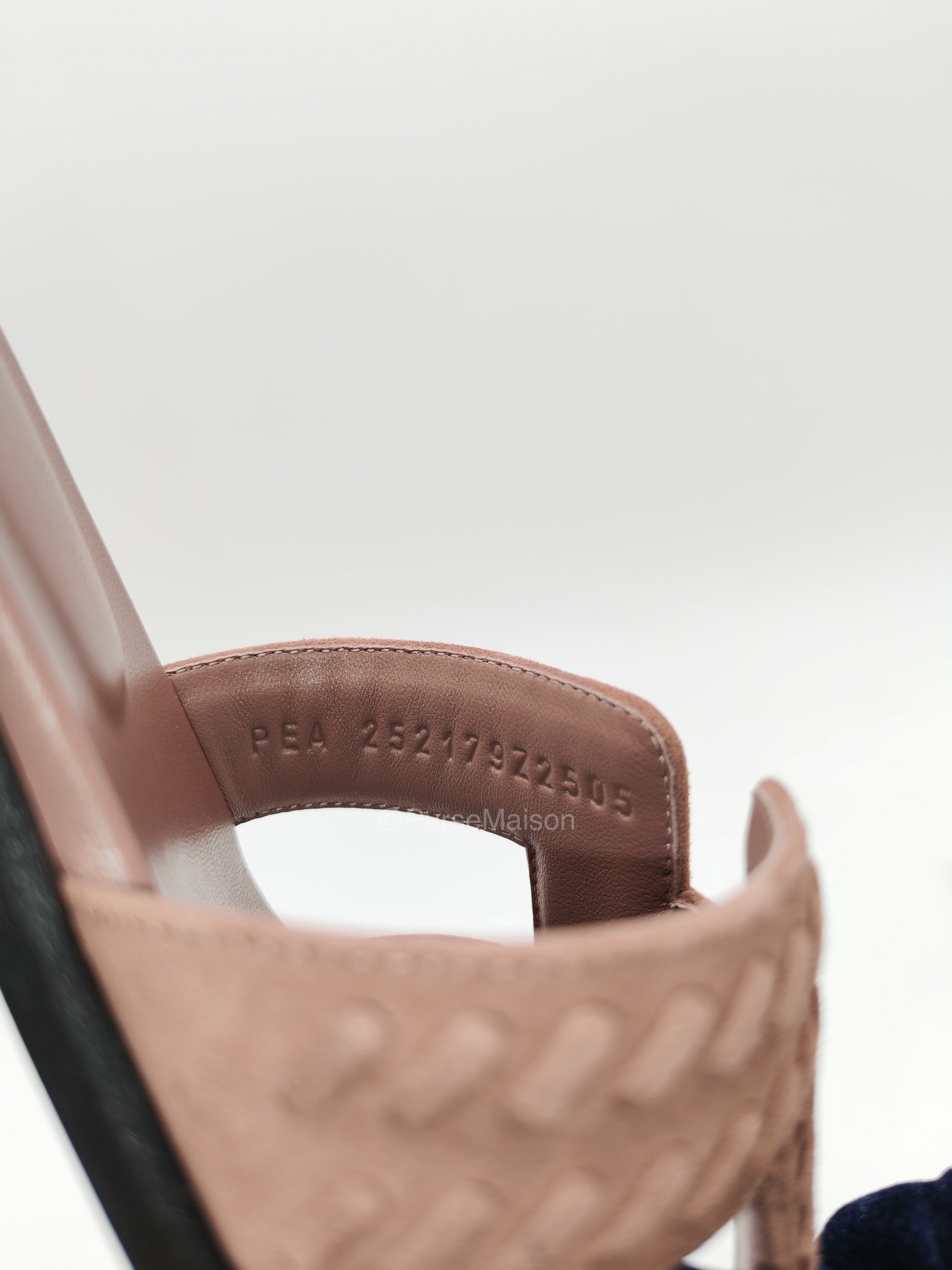 Hermes Oran Sandal in Rose Antigue Suede Leather Size 38 EU(24cm)