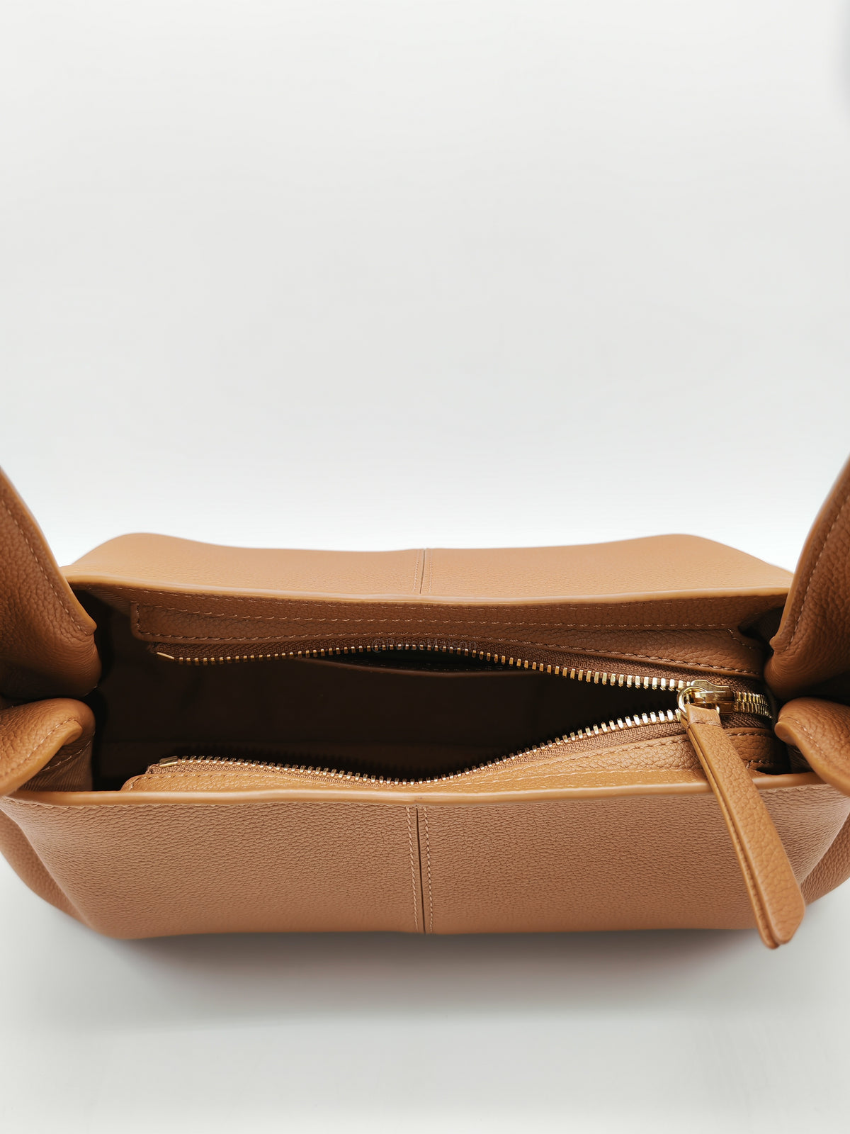 Polene Numéro Neuf East West in Camel Graine Textured Leather