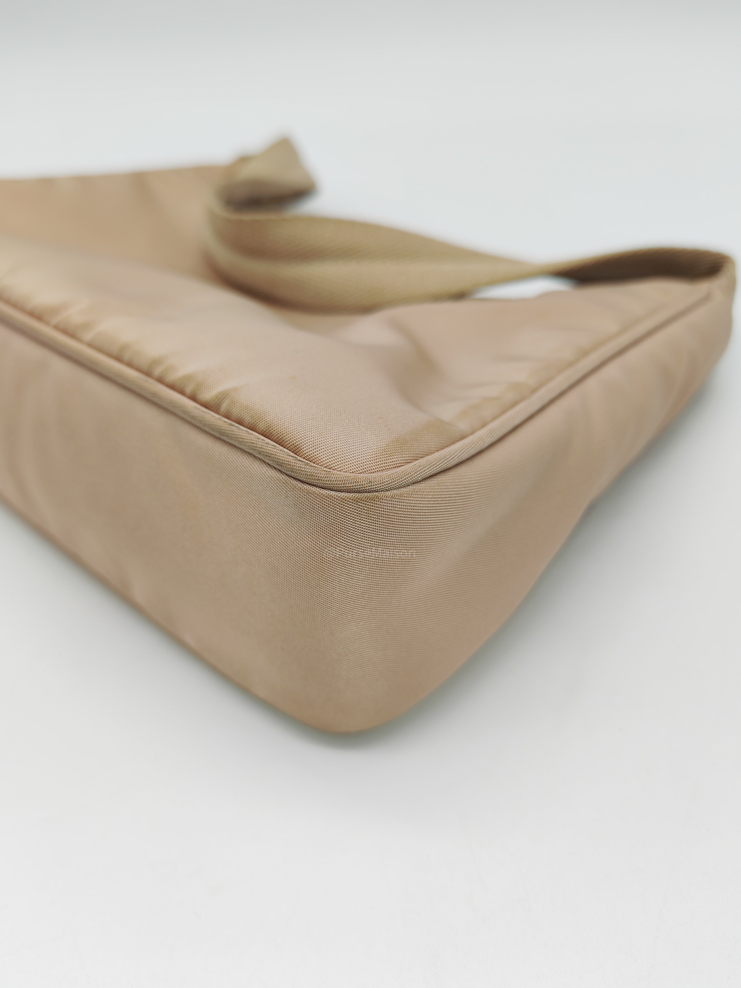 Prada Re-Edition 2000 Mini Bag in Beige Tessuto Nylon Leather