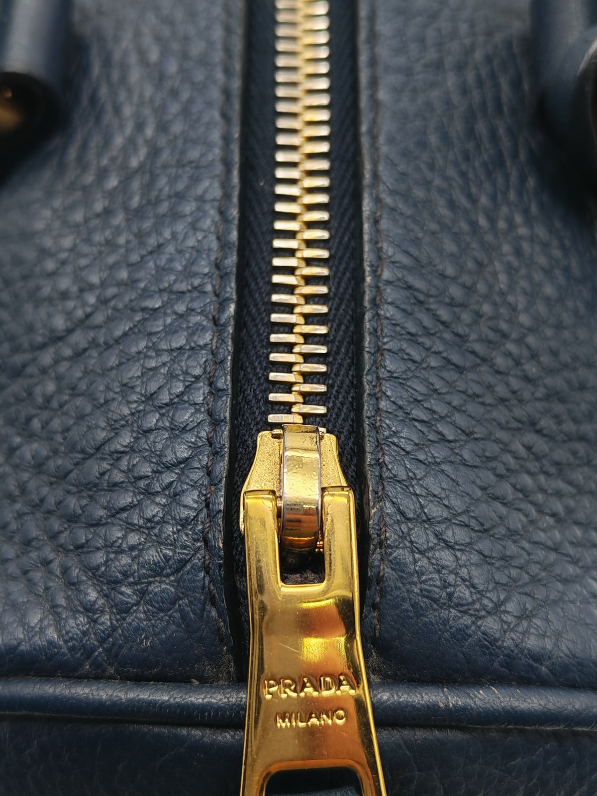 Prada 1BB797 Vitello Phenix Bauletto in Baltico