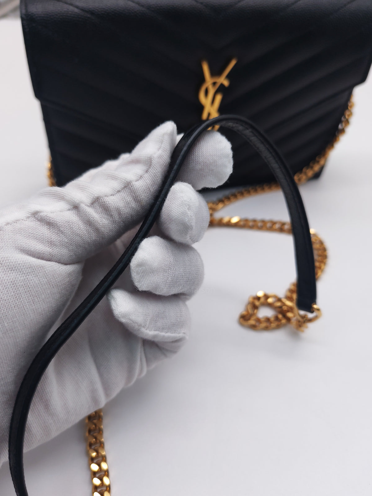 Yves Saint Laurent Portefeuille Wallet on Chain in Black Chevron Graine De Poudre Leather Gold Hardware