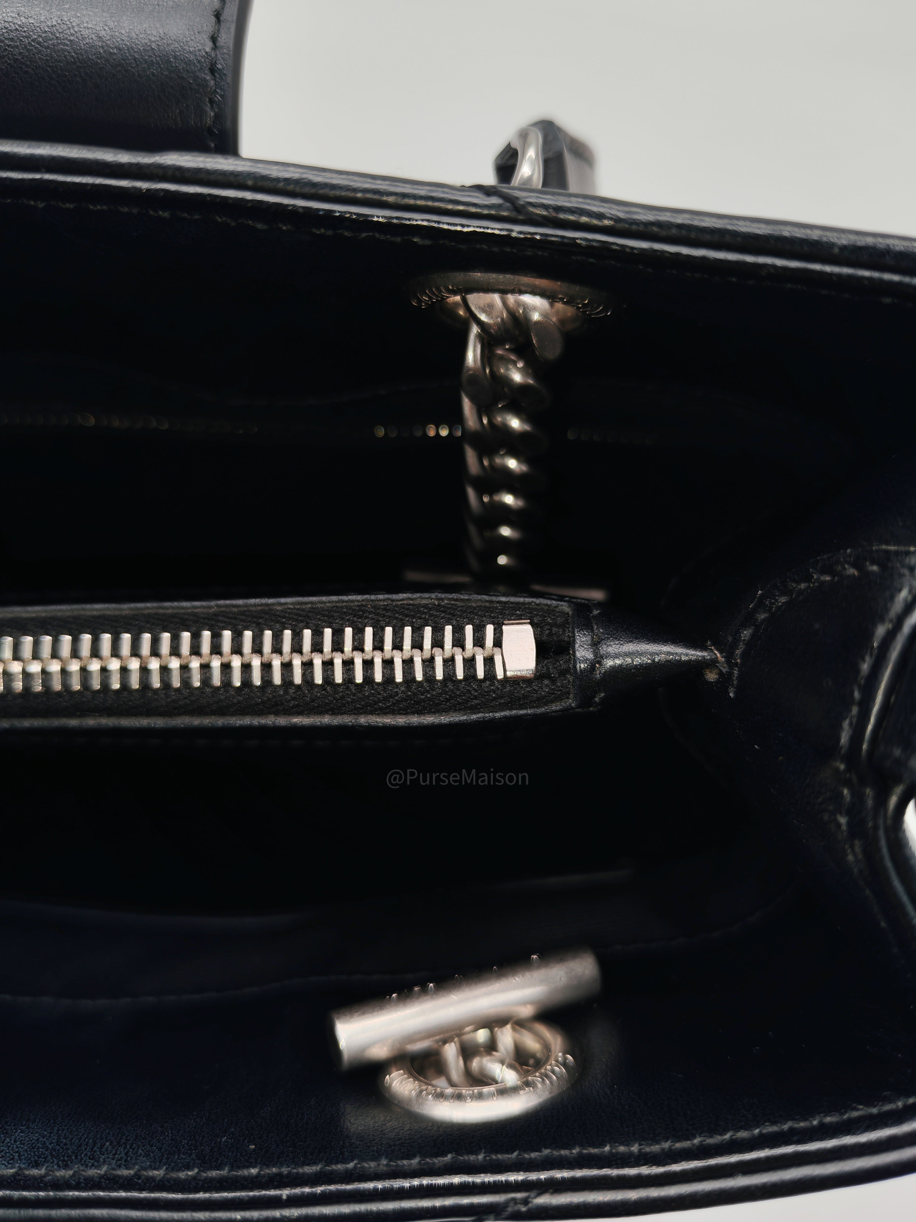 Yves Saint Laurent Loulou Shopping Tote Bag in Black Y Quilted Calfskin Leather and Silver Hardware
