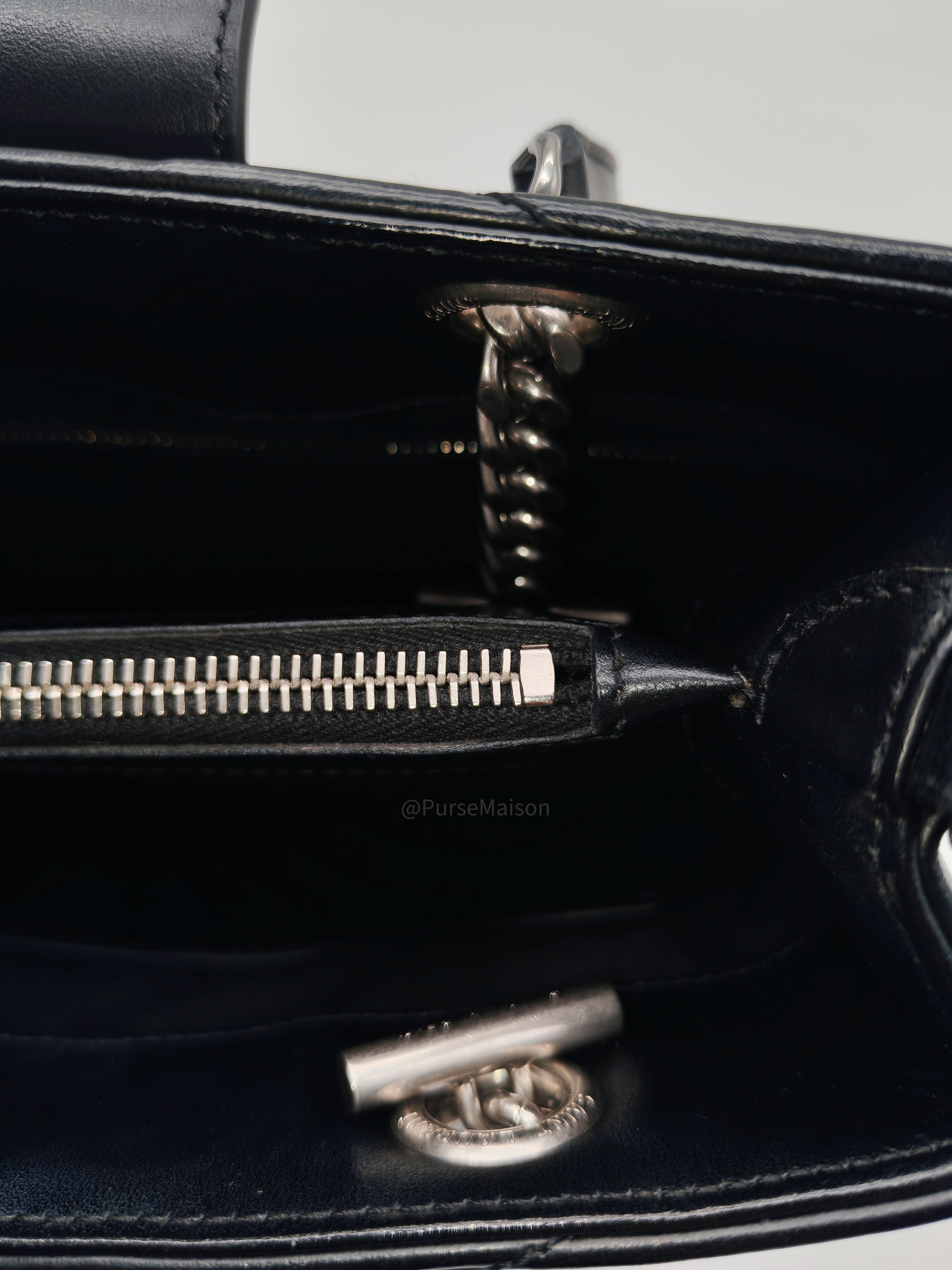 Yves Saint Laurent Loulou Shopping Tote Bag in Black Y Quilted Calfskin Leather and Silver Hardware