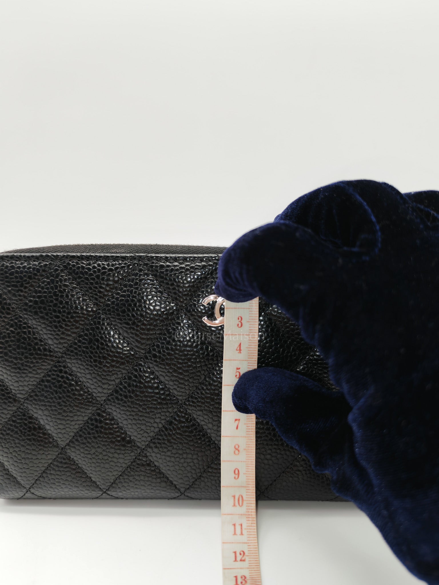 Classic Long Zipped Wallet in Black Caviar Leather & Palladium Hardware Microchip