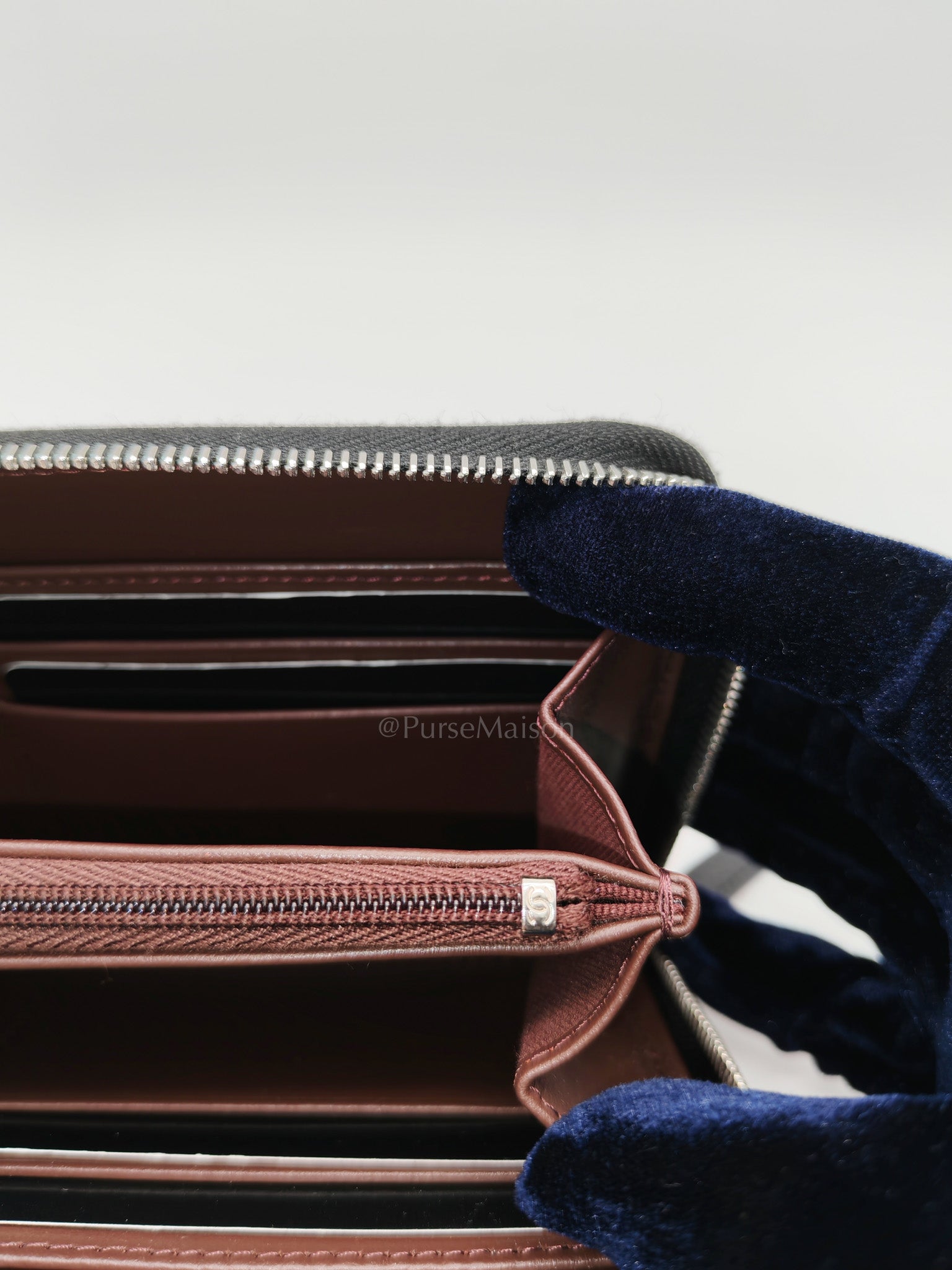 Classic Long Zipped Wallet in Black Caviar Leather & Palladium Hardware Microchip