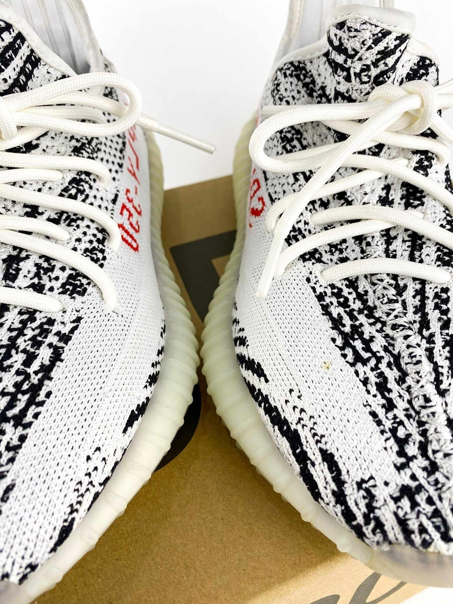 Yeezy boost 35 on sale v2 zebra size 5