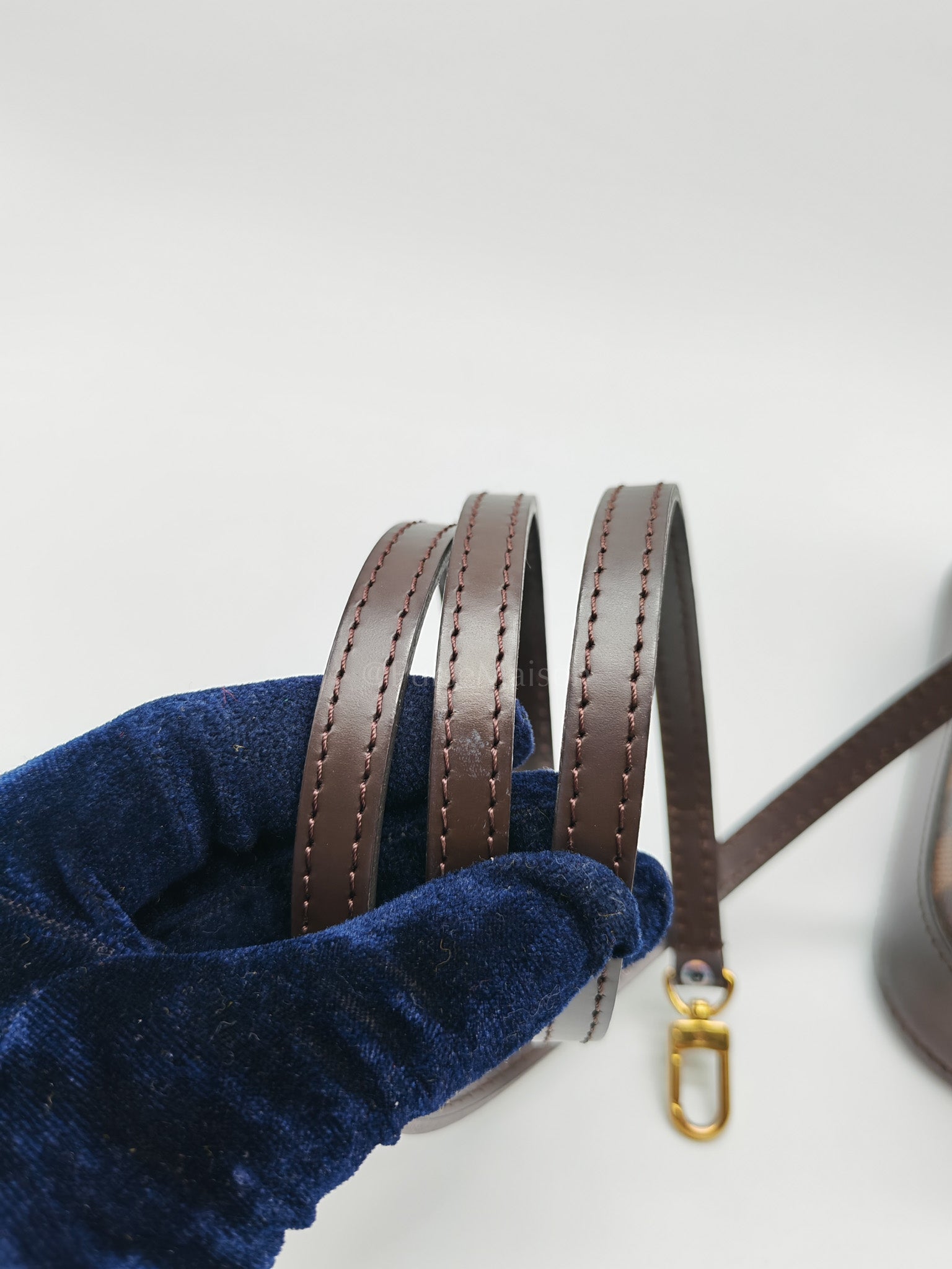 Alma BB in Damier Ebene Canvas Shoulder Bag (Microchip) | Purse Maison Luxury Bags Shop