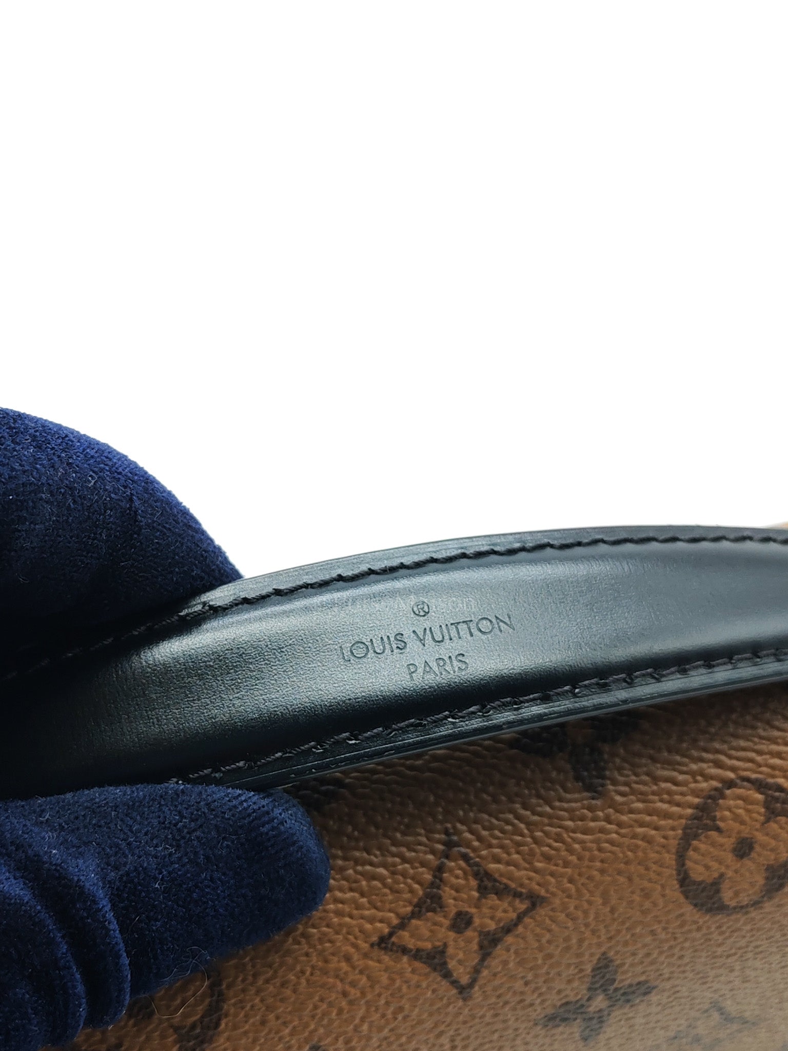 Metis in Reverse Monogram Canvas Crossbody Bag (Microchip)