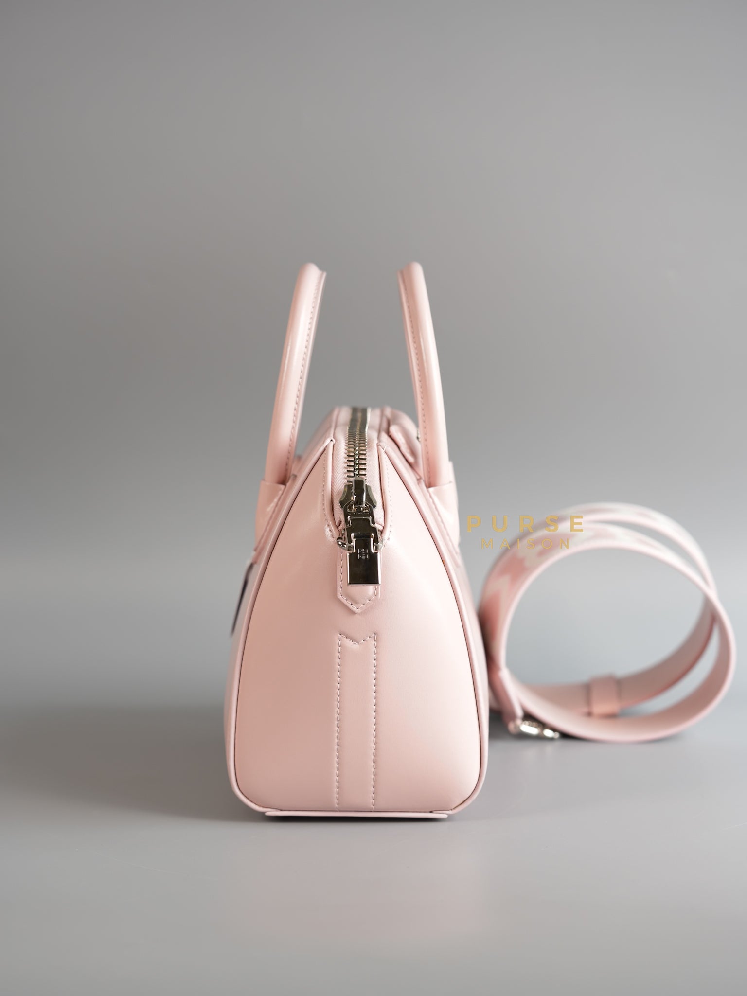 Antigona Chito Mini in Pink Shiny Calfskin Leather | Purse Maison Luxury Bags Shop