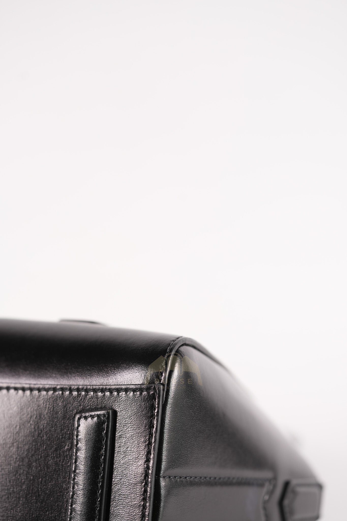 Antigona Lock Mini Handbag in Black Smooth Shiny Calfskin Leather | Purse Maison Luxury Bags Shop