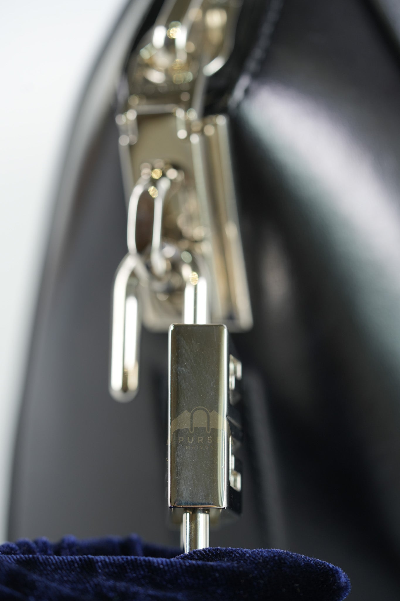 Antigona Lock Mini Handbag in Black Smooth Shiny Calfskin Leather | Purse Maison Luxury Bags Shop