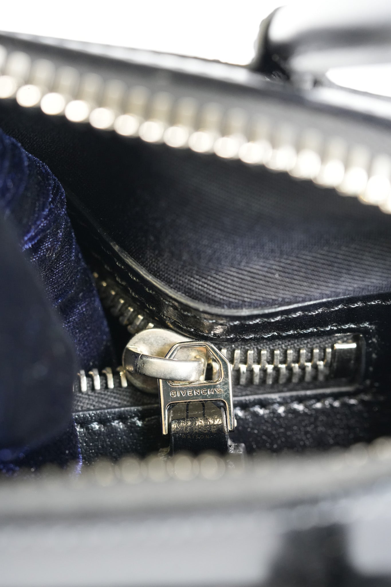 Antigona Lock Mini Handbag in Black Smooth Shiny Calfskin Leather | Purse Maison Luxury Bags Shop