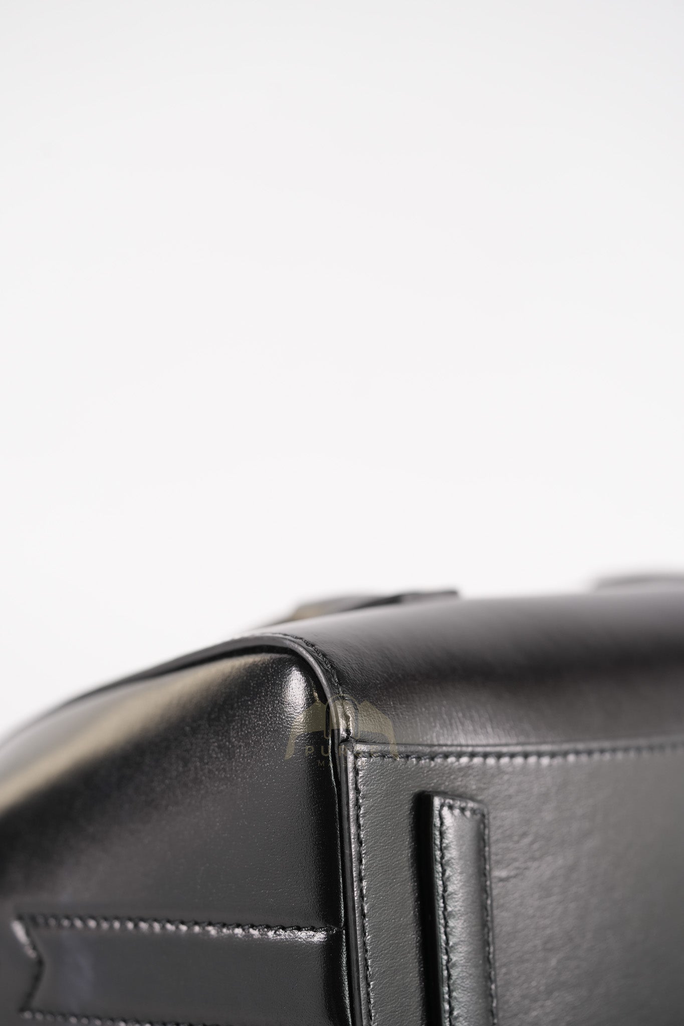 Antigona Lock Mini Handbag in Black Smooth Shiny Calfskin Leather | Purse Maison Luxury Bags Shop