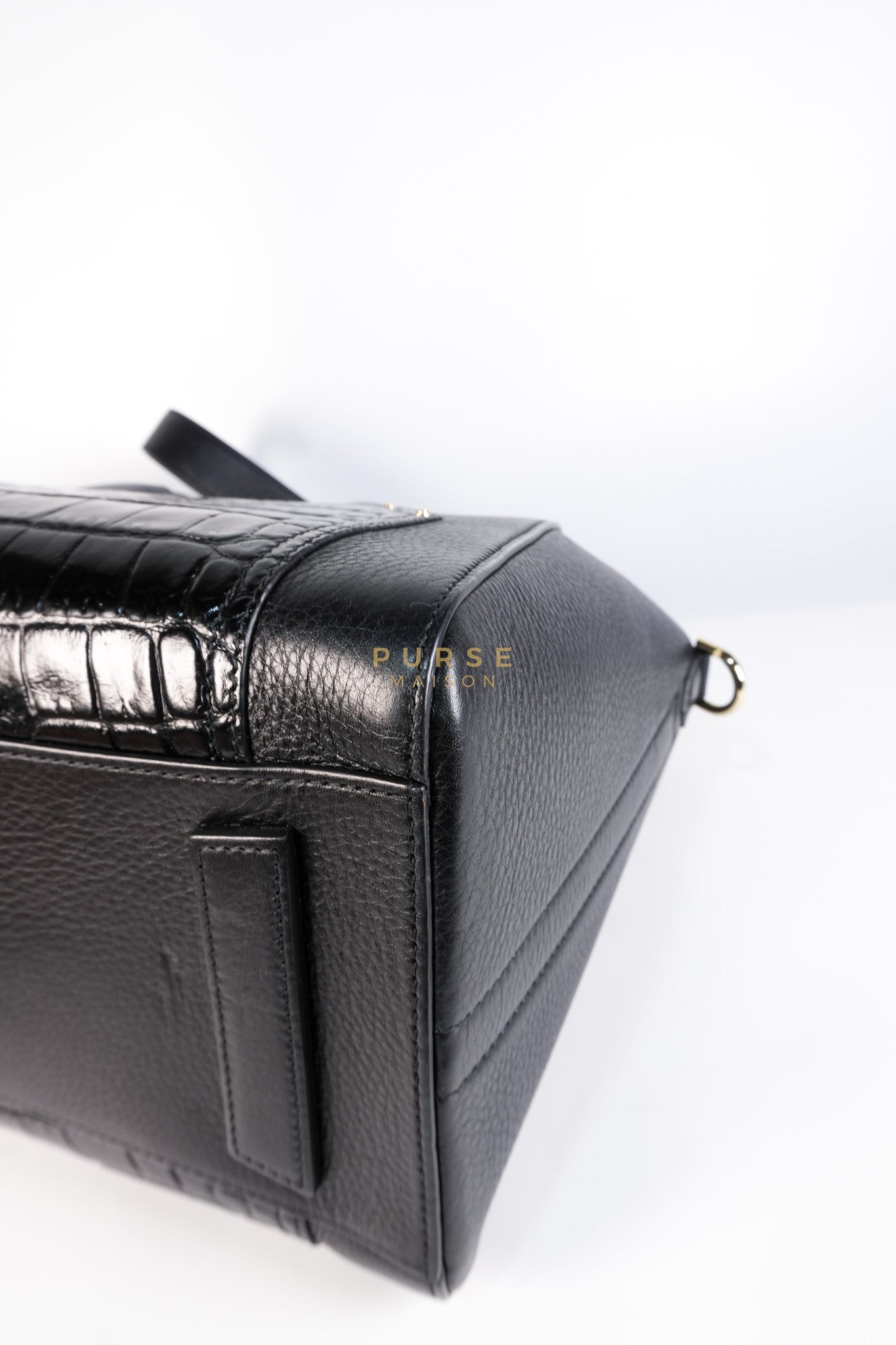 Antigona Medium Bag in Black Crocodile Embosed Calfskin Leather | Purse Maison Luxury Bags Shop
