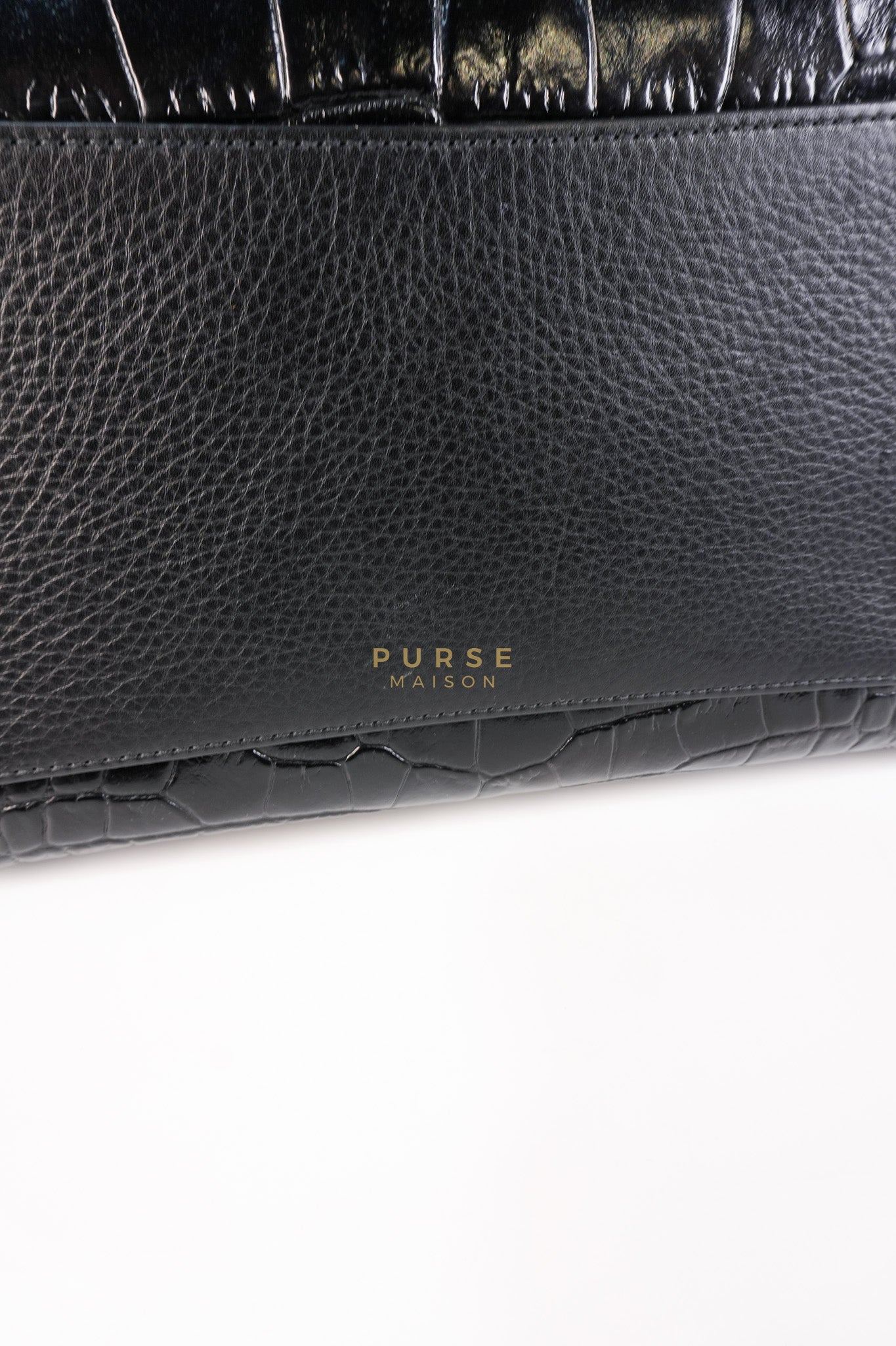 Antigona Medium Bag in Black Crocodile Embosed Calfskin Leather | Purse Maison Luxury Bags Shop
