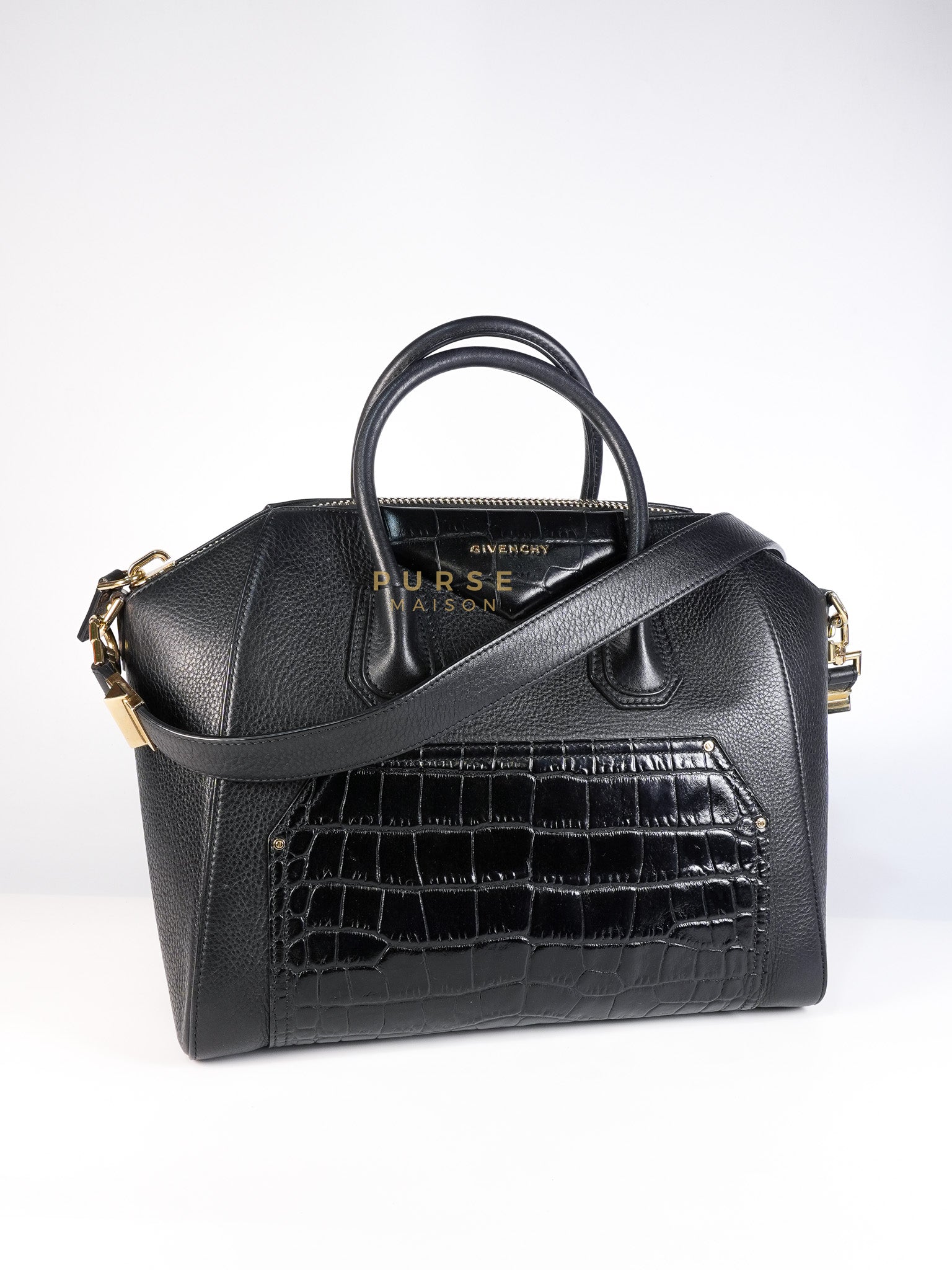 Antigona Medium Bag in Black Crocodile Embosed Calfskin Leather | Purse Maison Luxury Bags Shop