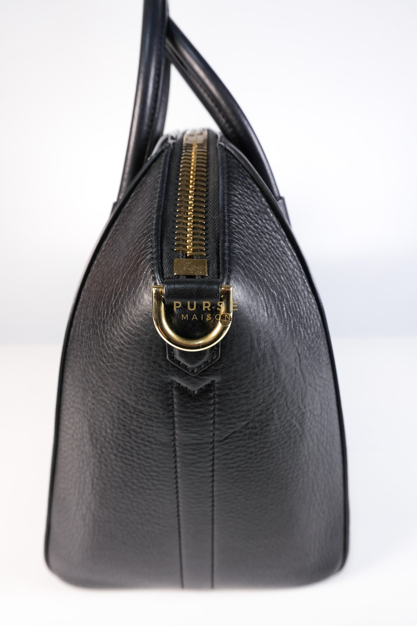 Antigona Medium Bag in Black Crocodile Embosed Calfskin Leather | Purse Maison Luxury Bags Shop