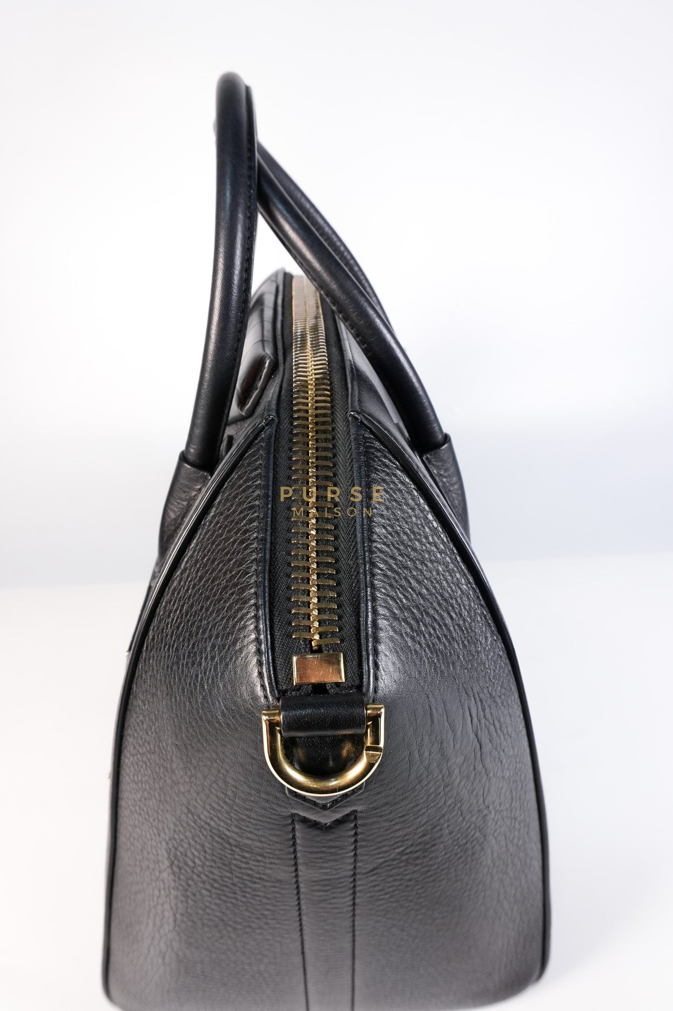 Antigona Medium Bag in Black Crocodile Embosed Calfskin Leather | Purse Maison Luxury Bags Shop
