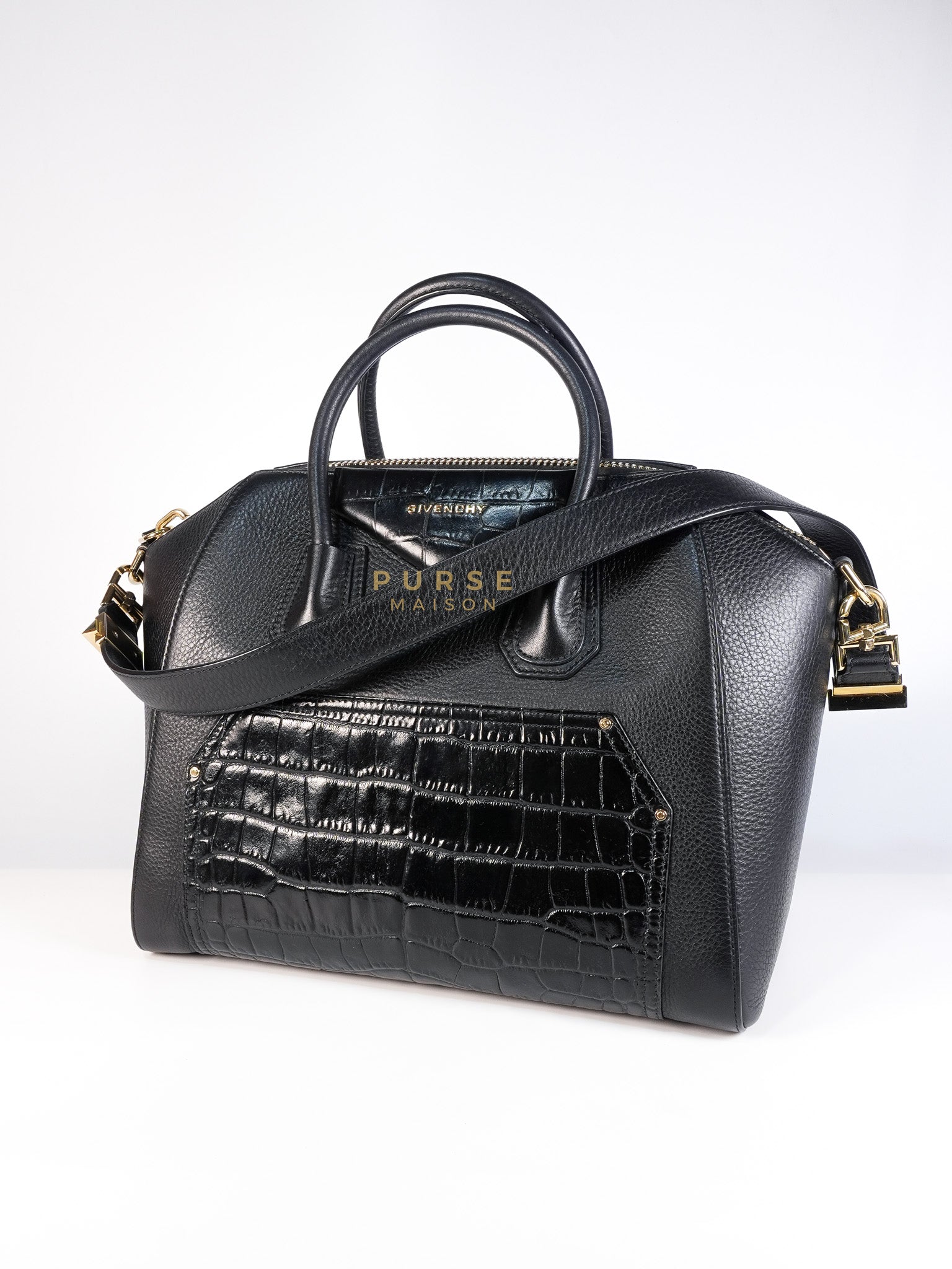 Antigona Medium Bag in Black Crocodile Embosed Calfskin Leather | Purse Maison Luxury Bags Shop