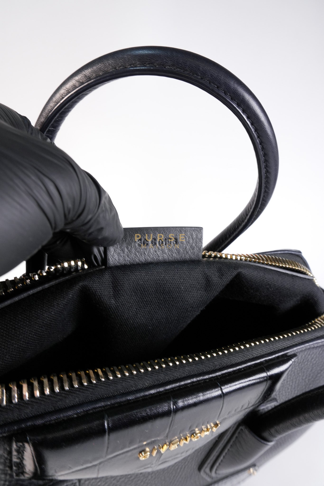 Antigona Medium Bag in Black Crocodile Embosed Calfskin Leather | Purse Maison Luxury Bags Shop