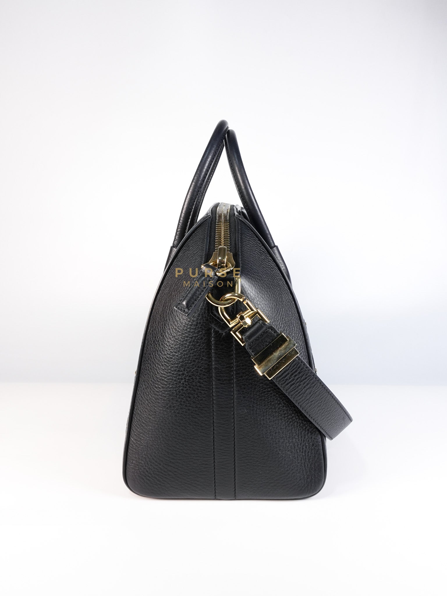 Antigona Medium Bag in Black Crocodile Embosed Calfskin Leather | Purse Maison Luxury Bags Shop