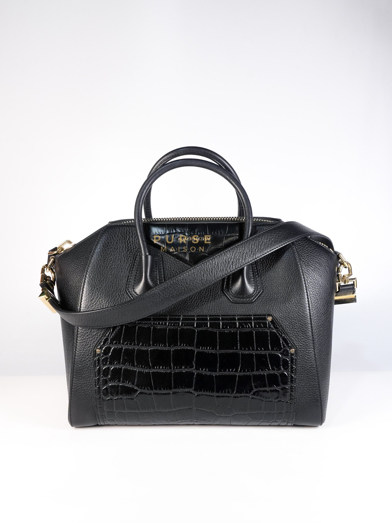 Antigona Medium Bag in Black Crocodile Embosed Calfskin Leather | Purse Maison Luxury Bags Shop