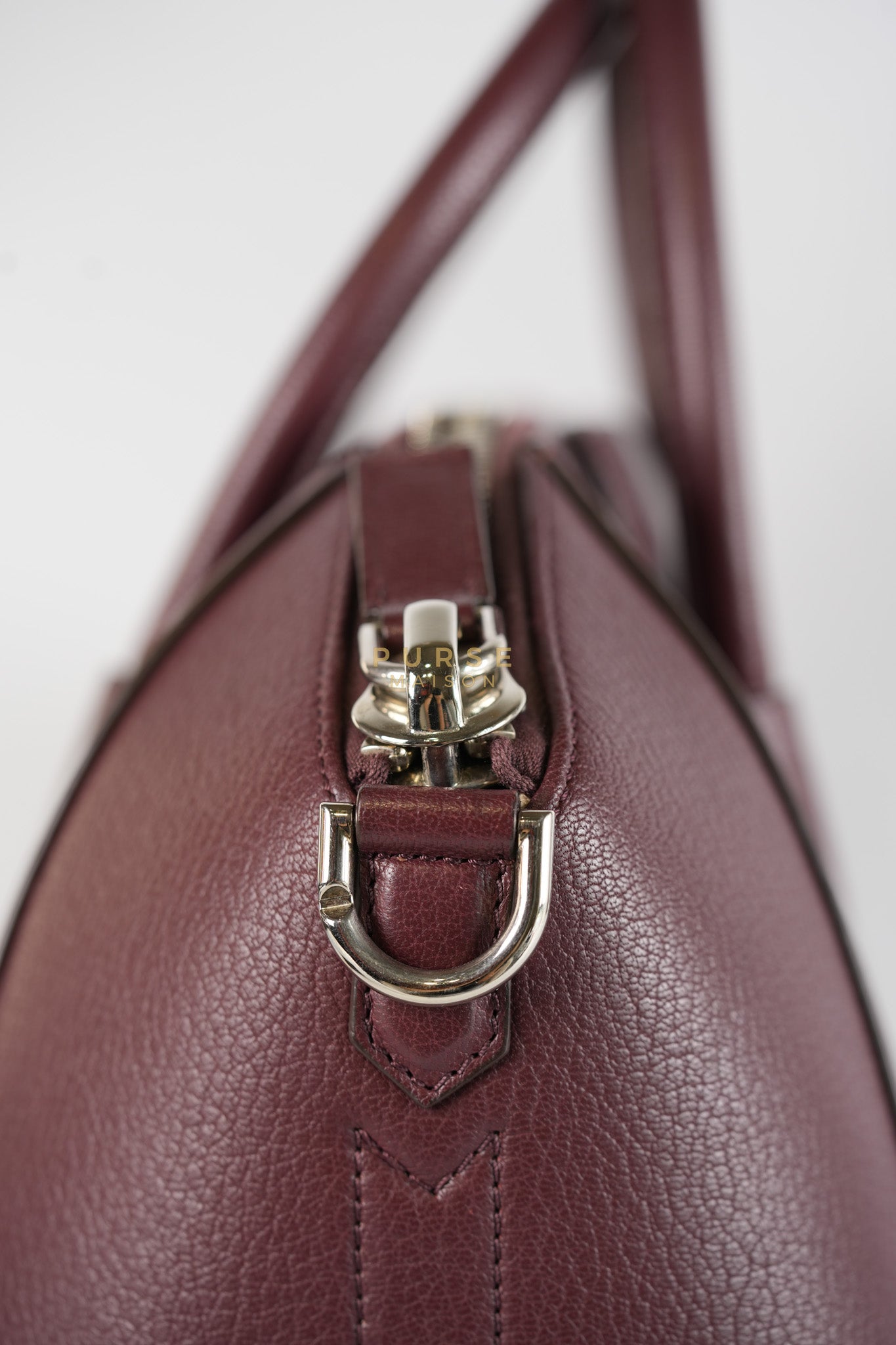 Antigona Medium Bag in Burgundy Goatskin Leather | Purse Maison Luxury Bags Shop