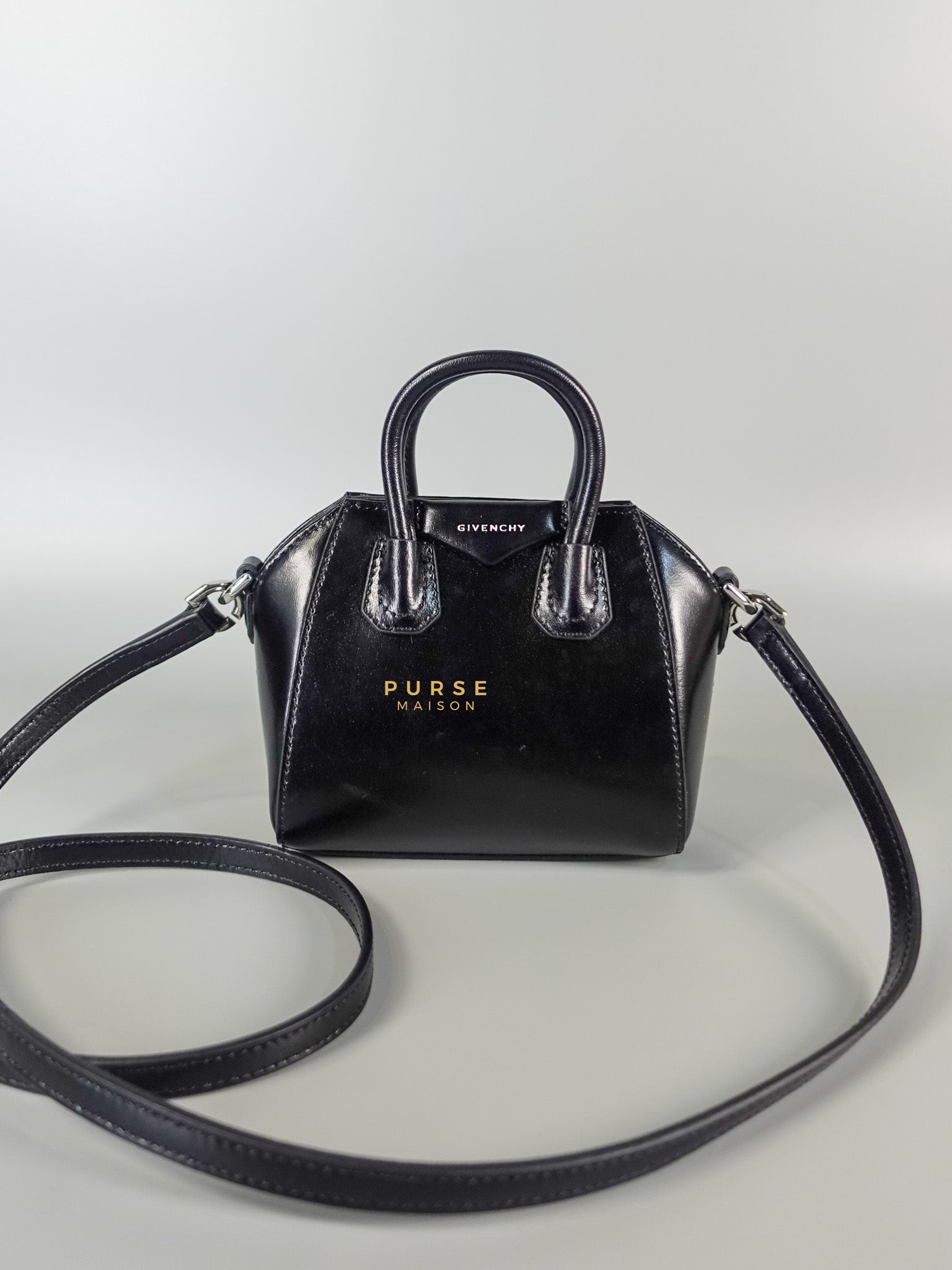 Micro Antigona in Black Smooth Calfskin Leather Purse