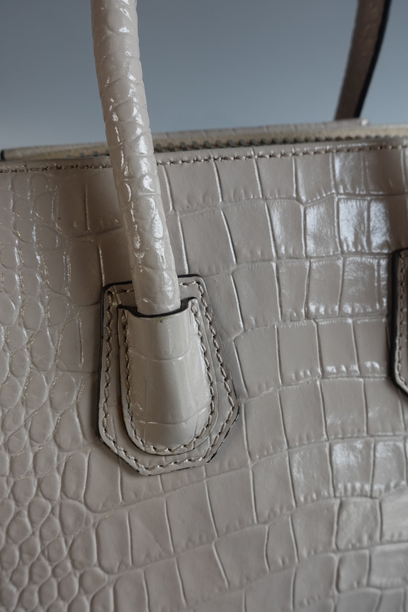 Antigona Mini Dune Crocodile Embossed Calfskin Leather | Purse Maison Luxury Bags Shop