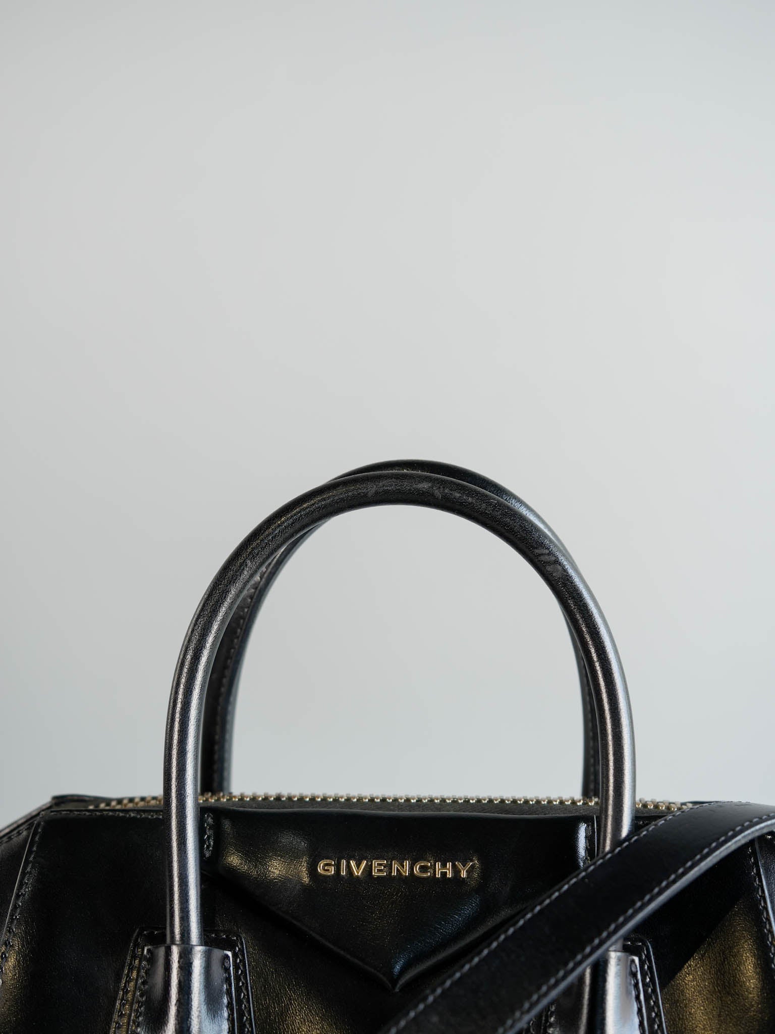 Antigona Small Black Smooth Calfskin Leather Bag | Purse Maison Luxury Bags Shop