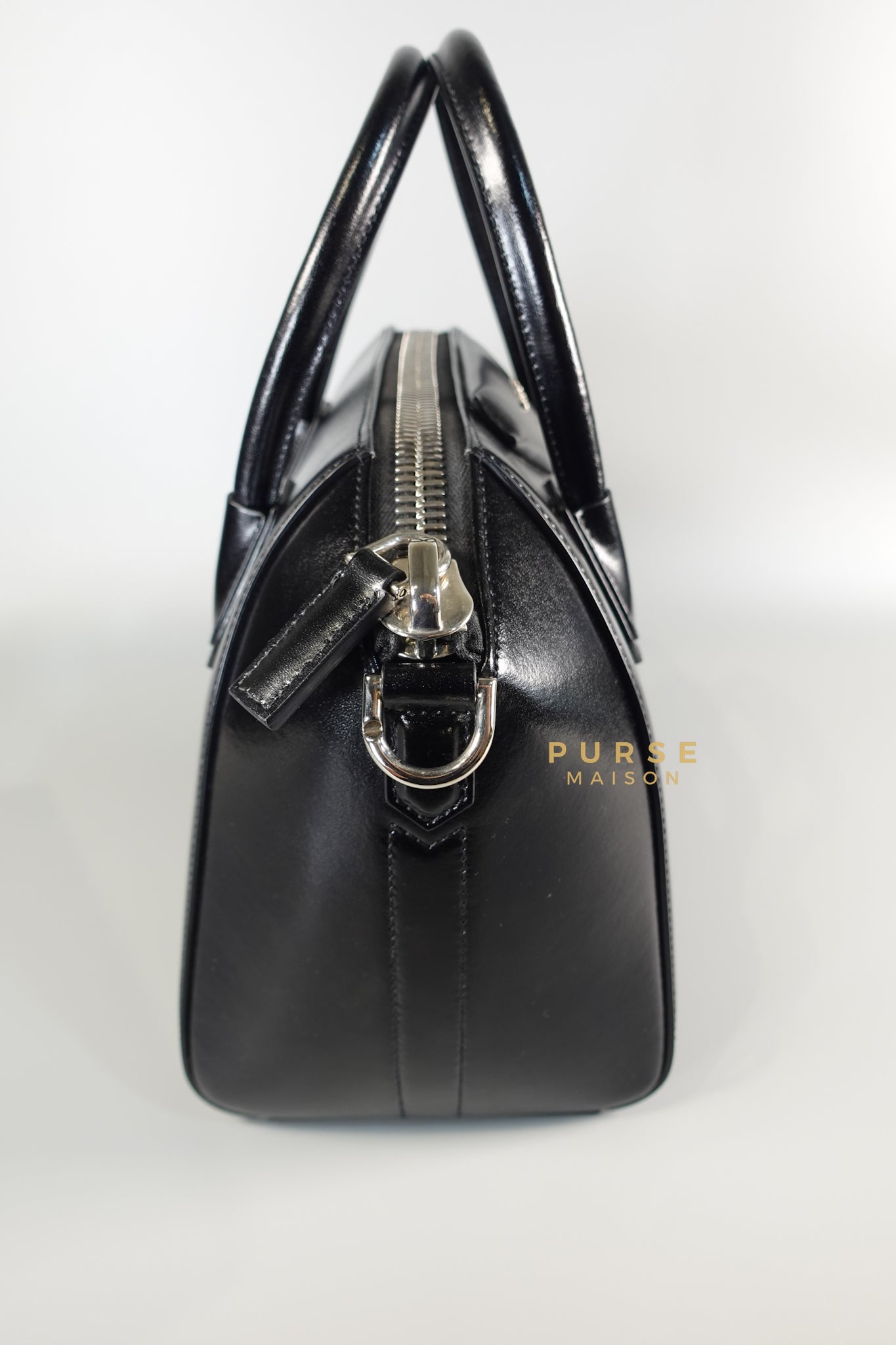 Antigona Small Black Smooth Calfskin Leather Bag | Purse Maison Luxury Bags Shop