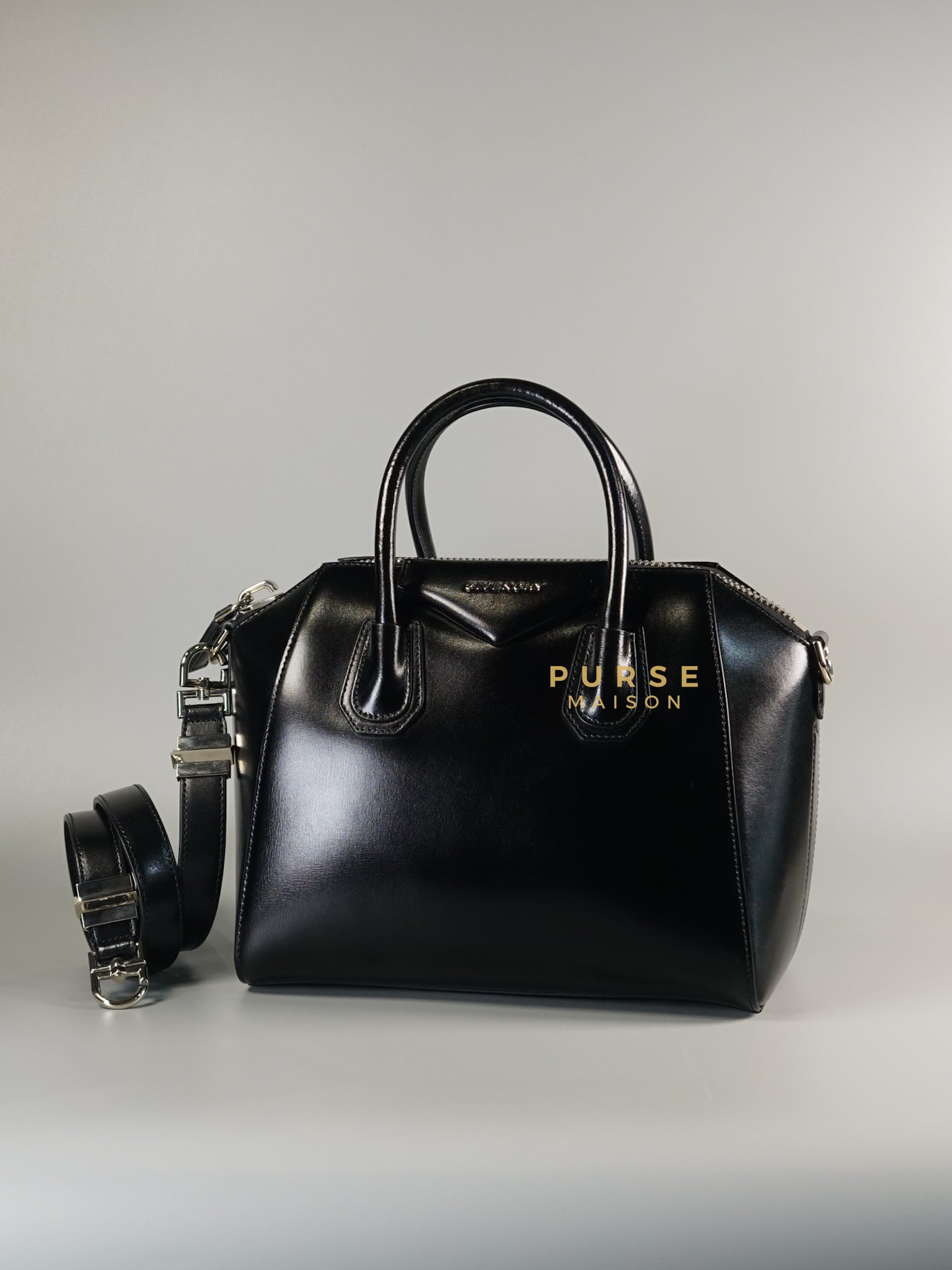 Antigona Small Black Smooth Calfskin Leather Bag | Purse Maison Luxury Bags Shop