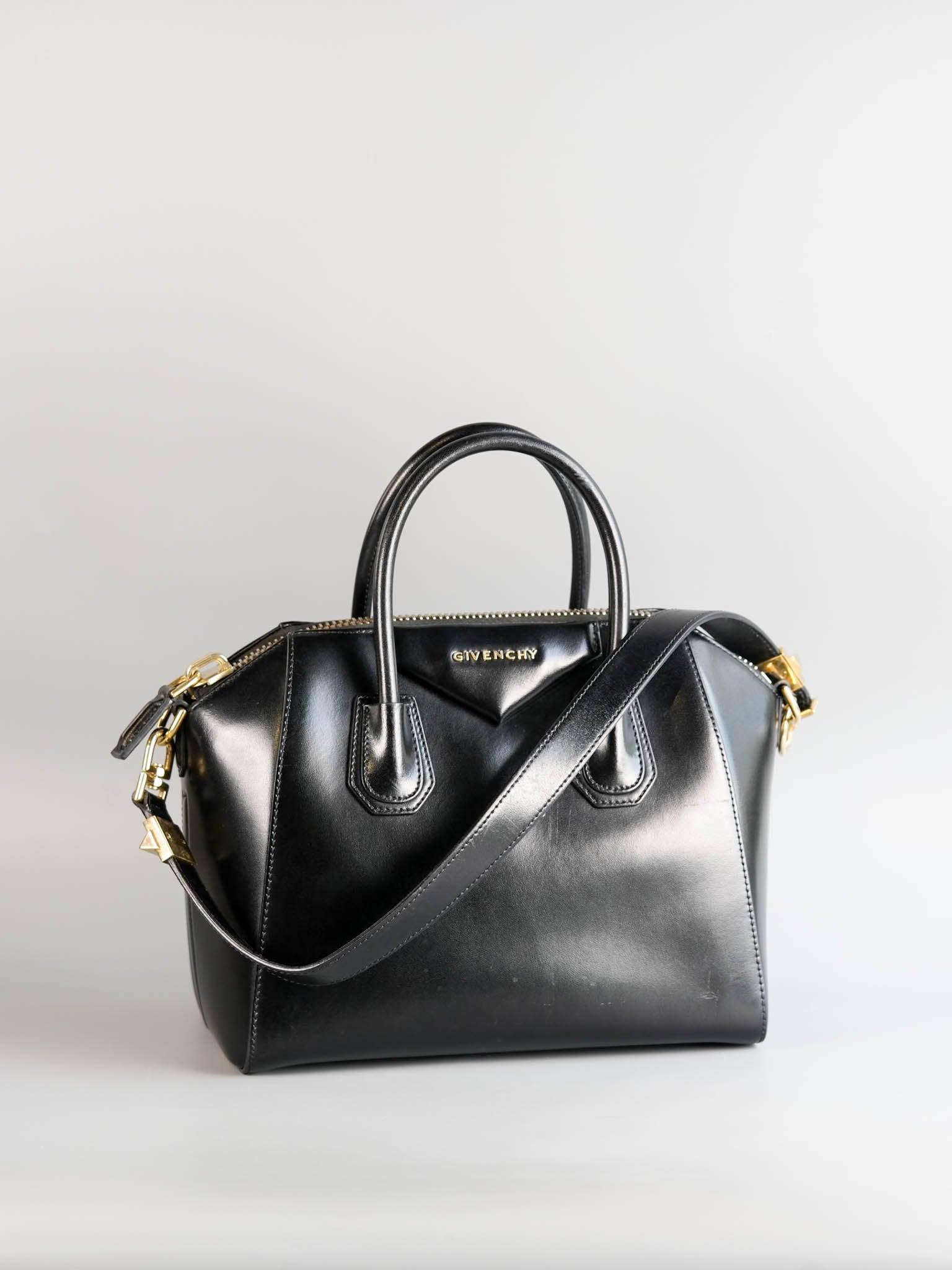 Antigona Small Black Smooth Calfskin Leather Bag | Purse Maison Luxury Bags Shop