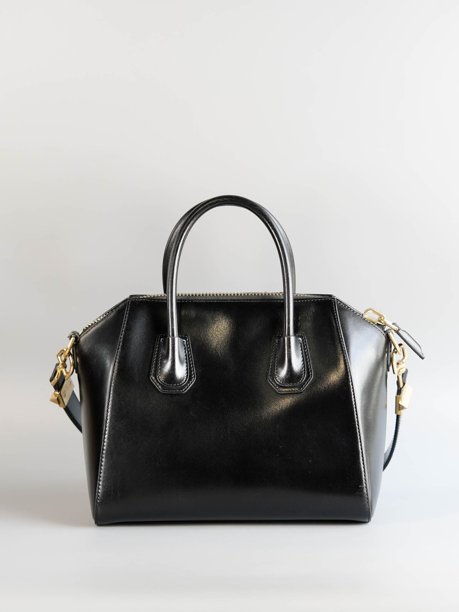 Antigona Small Black Smooth Calfskin Leather Bag | Purse Maison Luxury Bags Shop