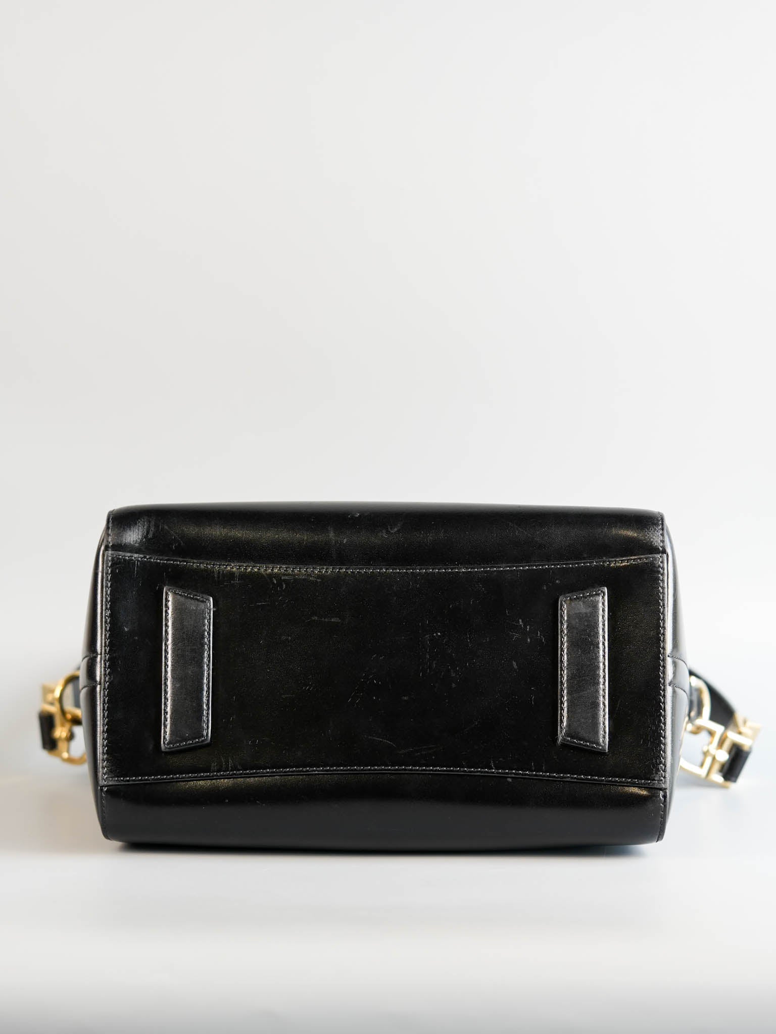 Antigona Small Black Smooth Calfskin Leather Bag | Purse Maison Luxury Bags Shop