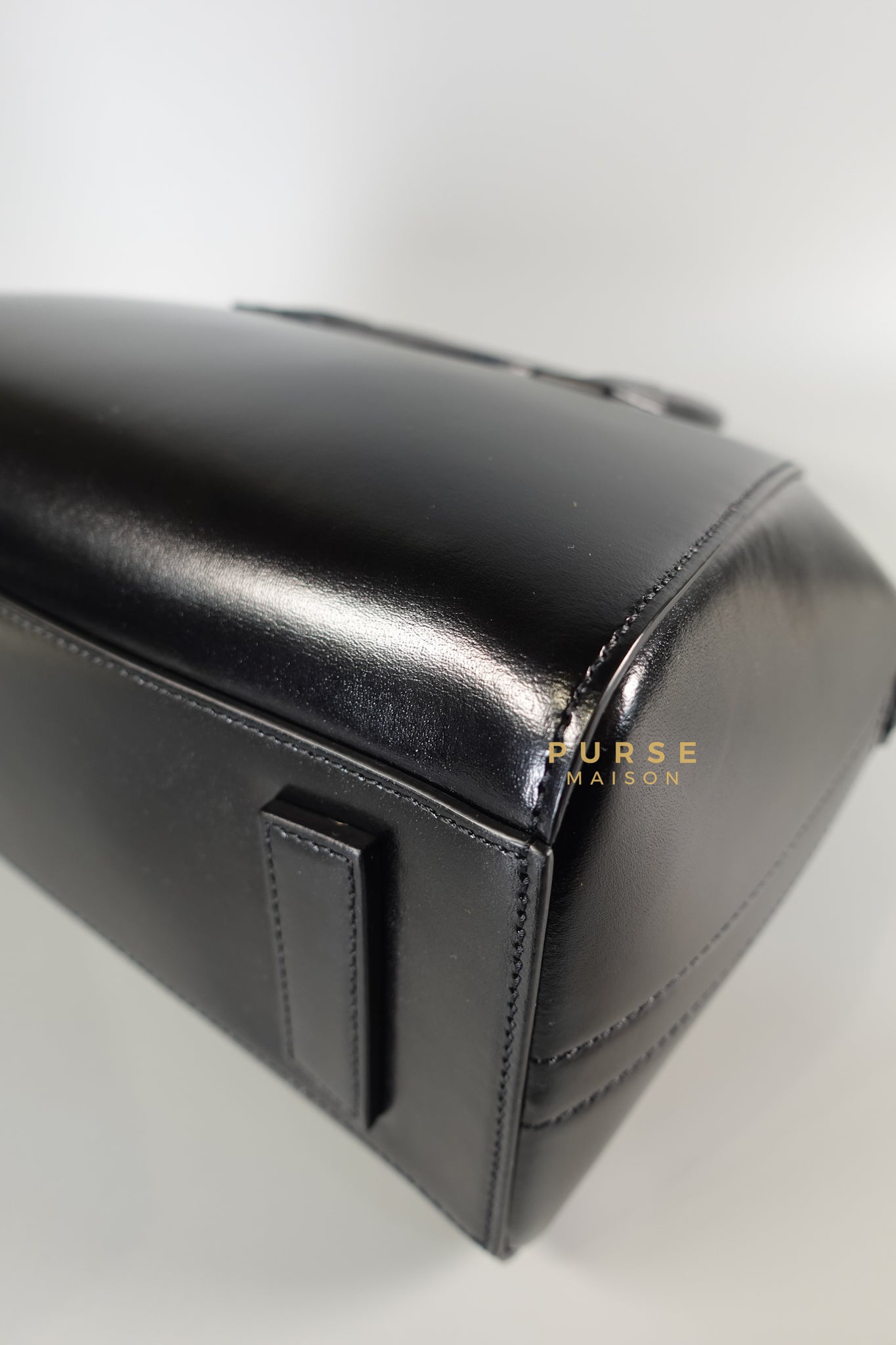 Antigona Small Black Smooth Calfskin Leather Bag | Purse Maison Luxury Bags Shop