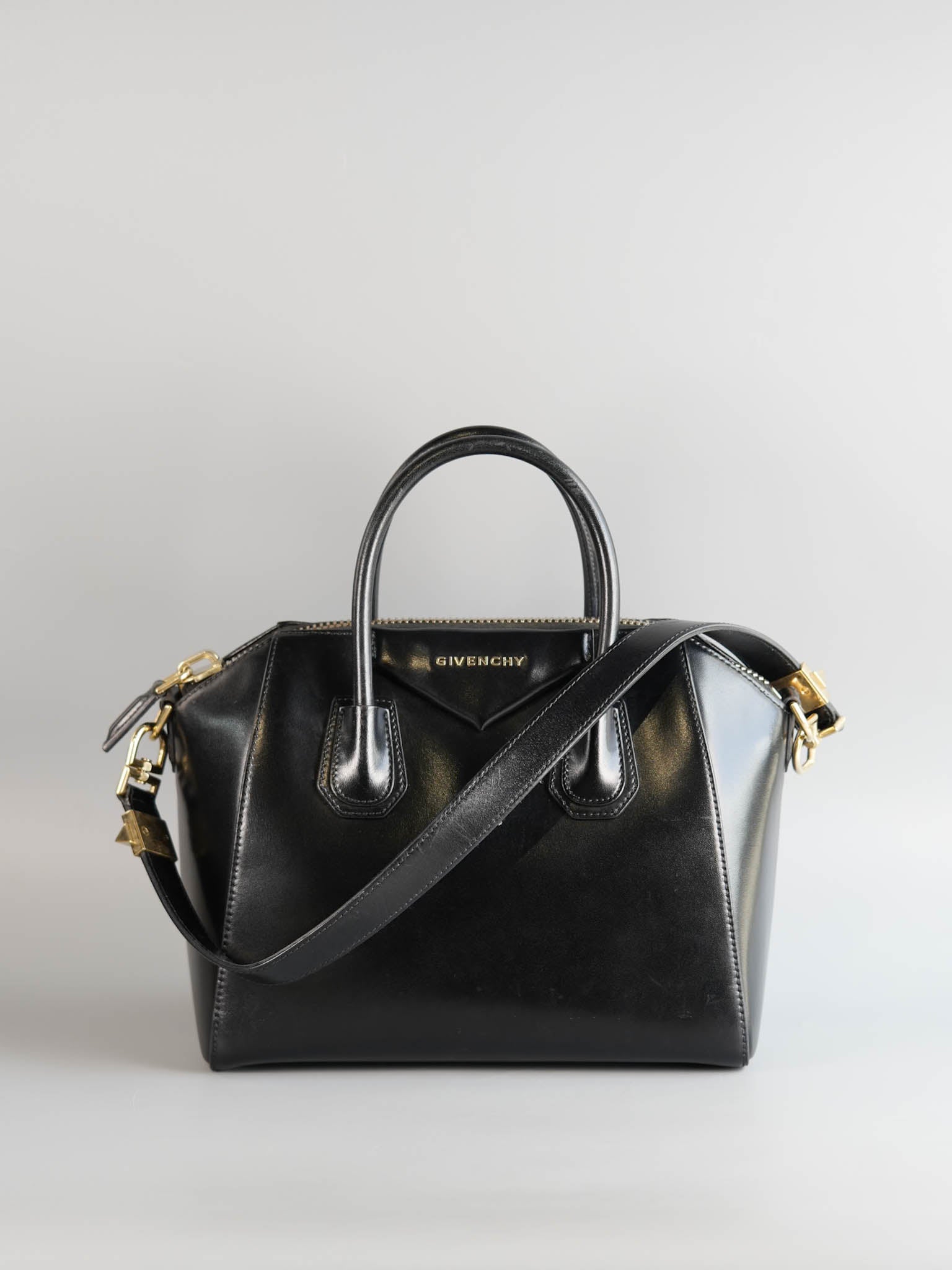 Antigona Small Black Smooth Calfskin Leather Bag | Purse Maison Luxury Bags Shop