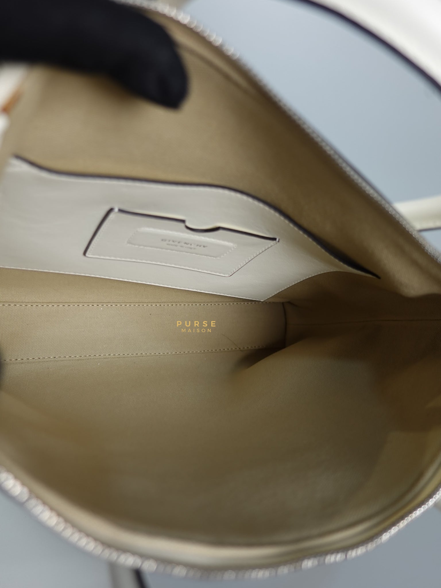 Antigona Soft Small White Calfskin Leather | Purse Maison Luxury Bags Shop