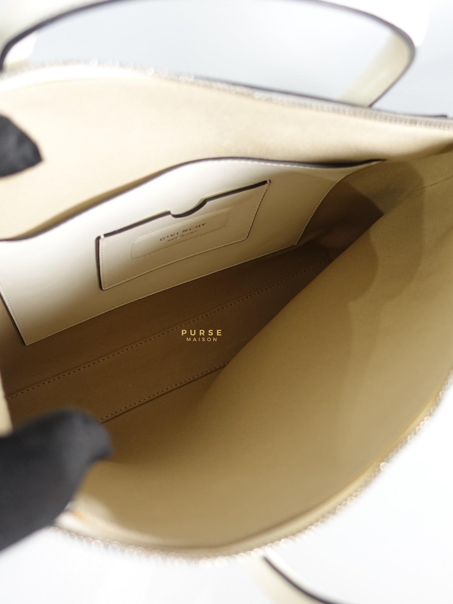 Antigona Soft Small White Calfskin Leather | Purse Maison Luxury Bags Shop