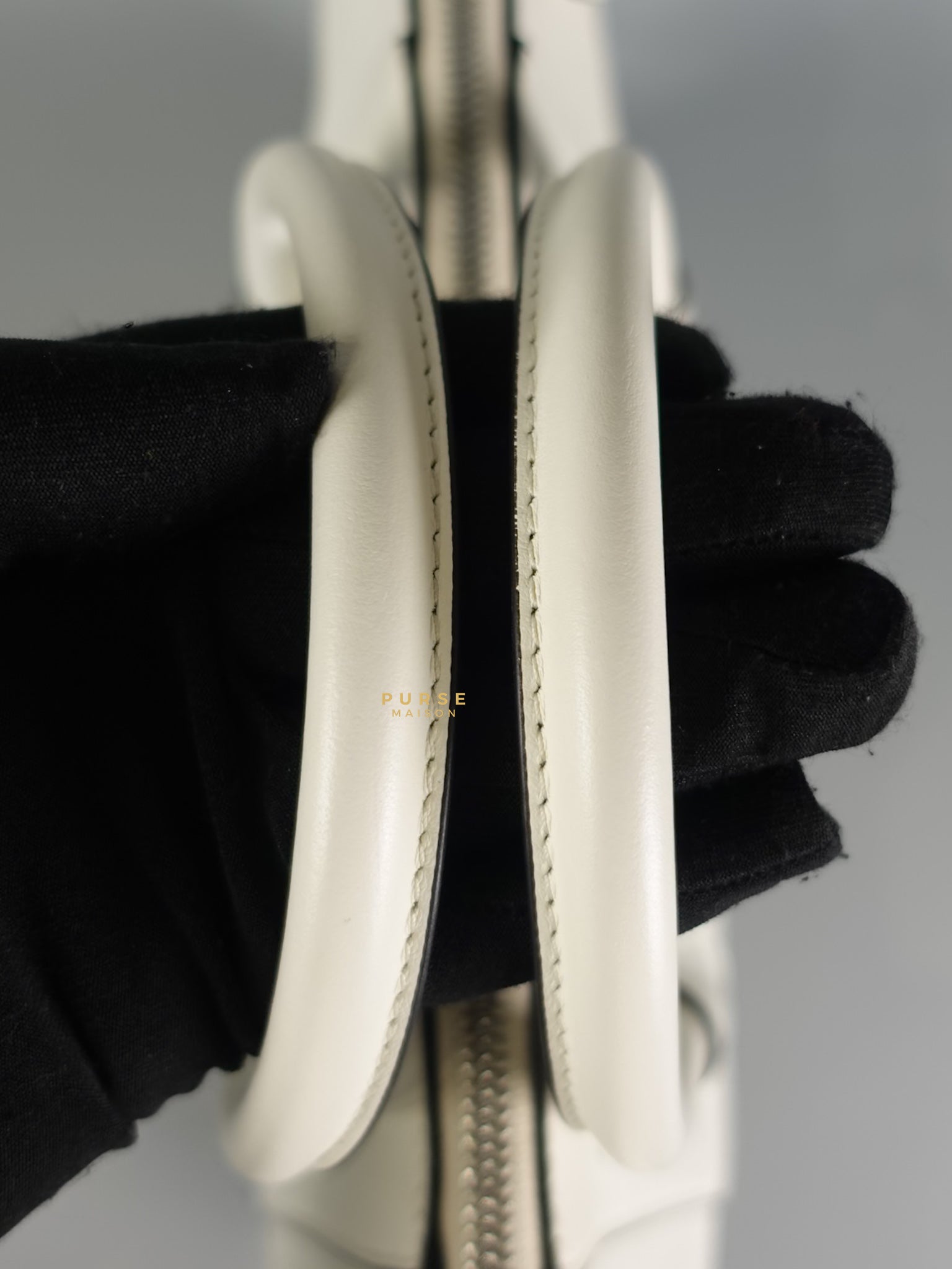 Antigona Soft Small White Calfskin Leather | Purse Maison Luxury Bags Shop