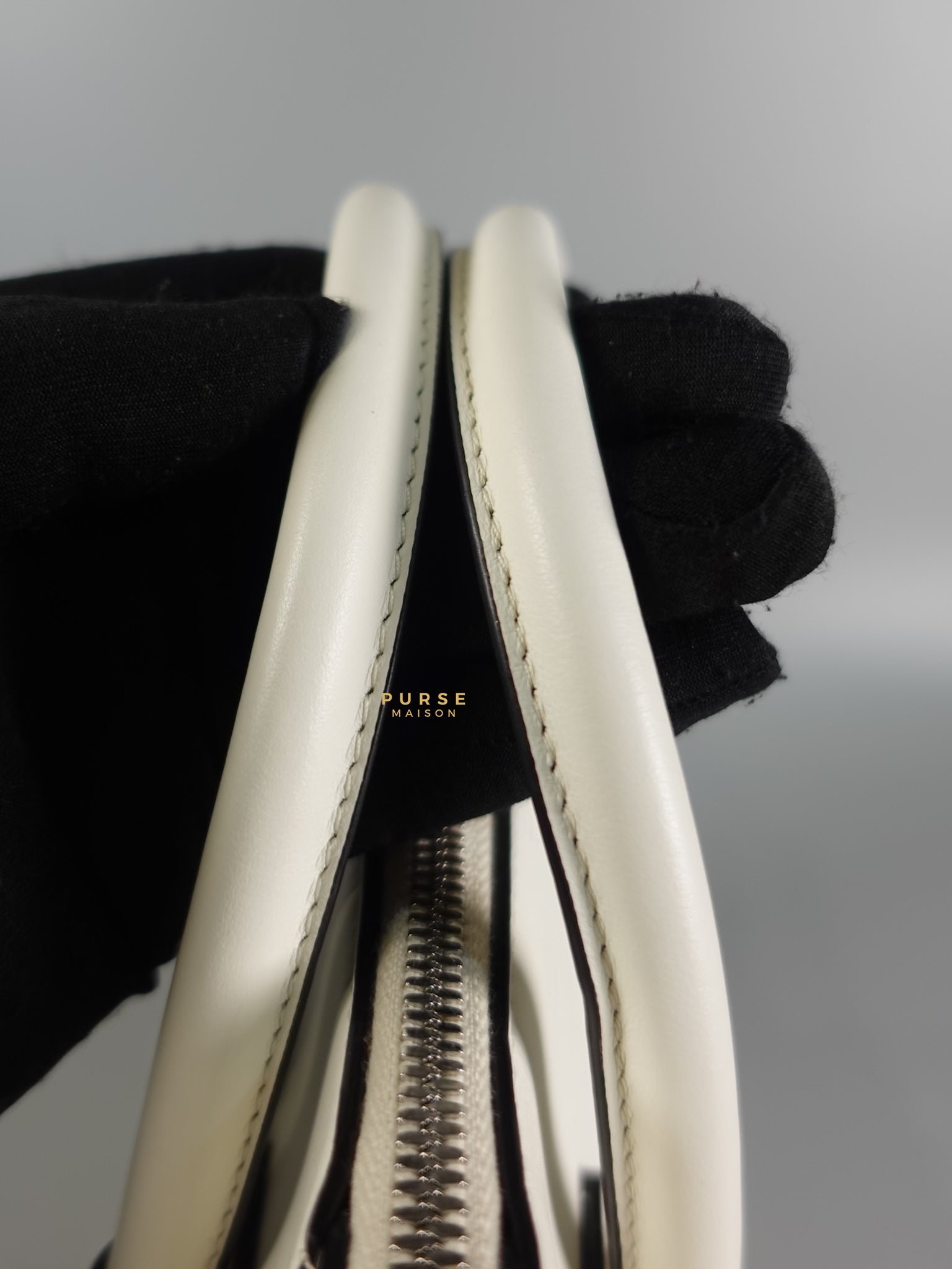 Antigona Soft Small White Calfskin Leather | Purse Maison Luxury Bags Shop