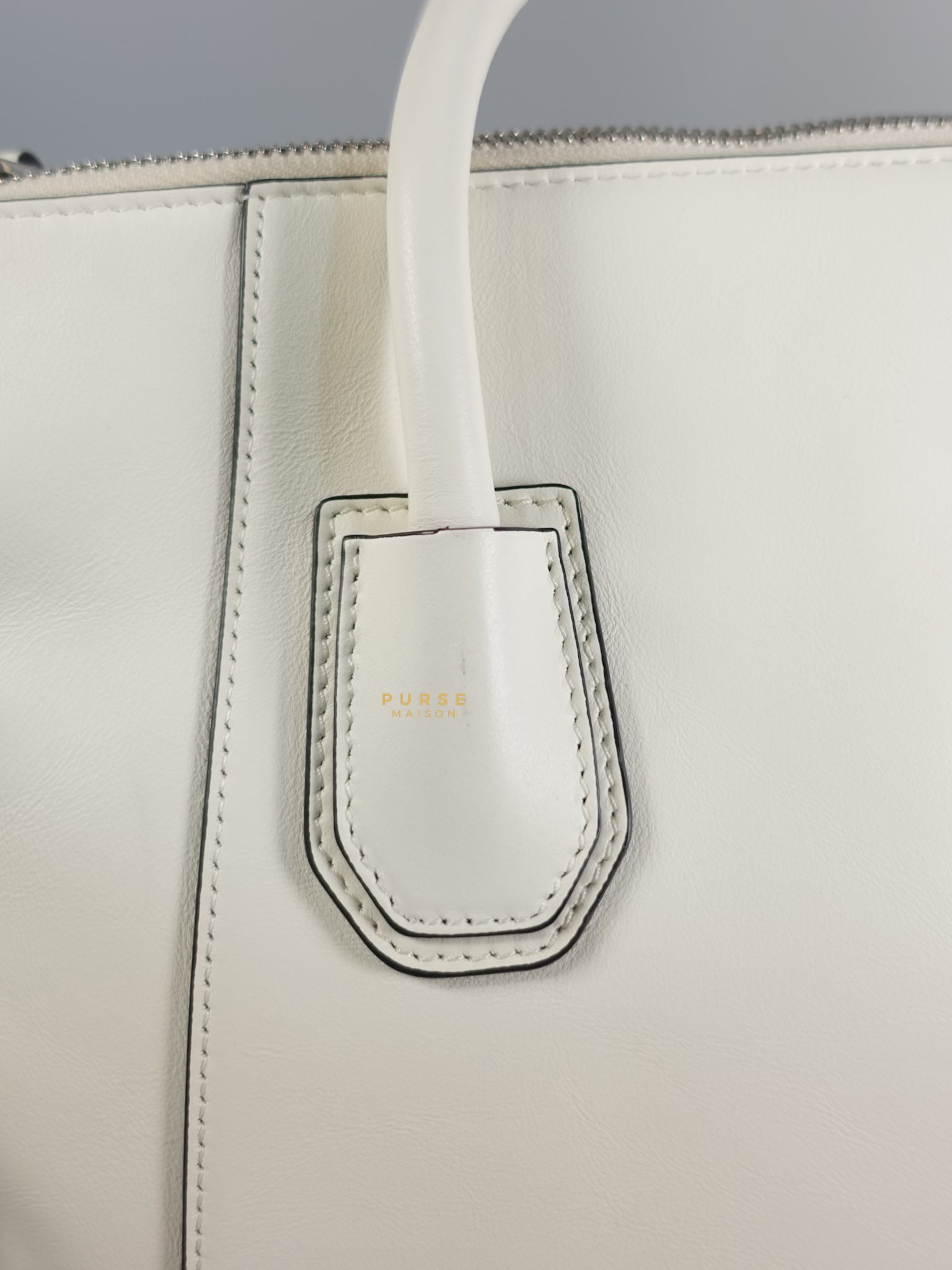 Antigona Soft Small White Calfskin Leather | Purse Maison Luxury Bags Shop