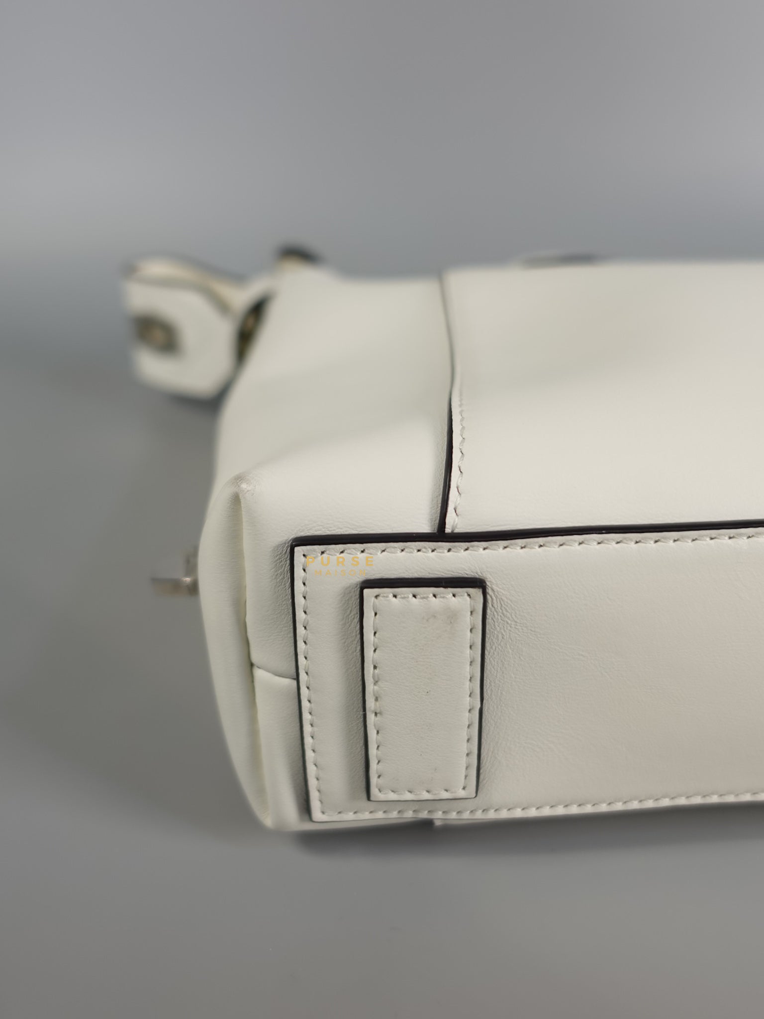 Antigona Soft Small White Calfskin Leather | Purse Maison Luxury Bags Shop