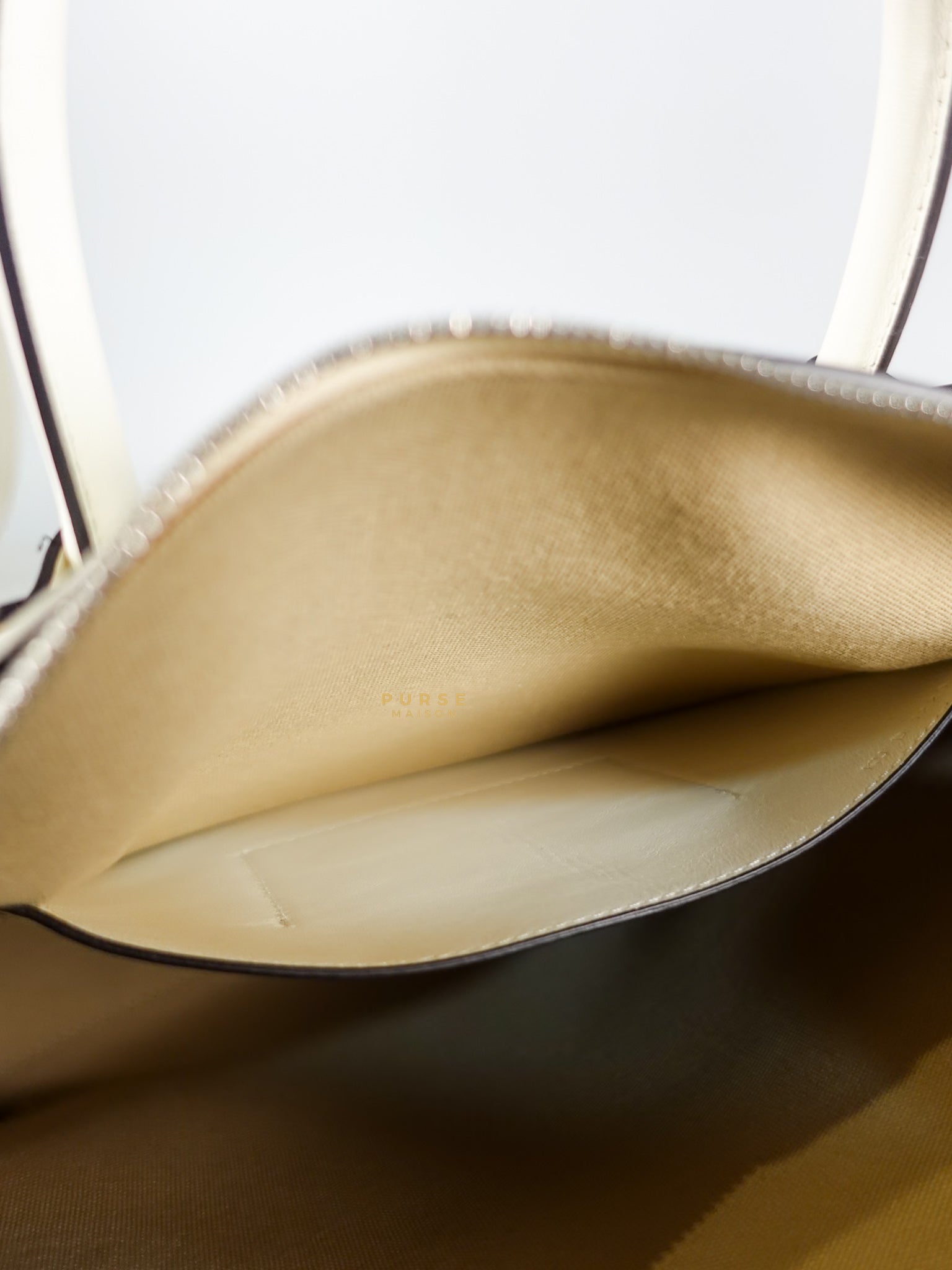 Antigona Soft Small White Calfskin Leather | Purse Maison Luxury Bags Shop